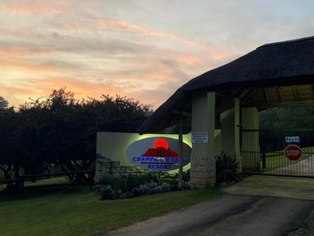 Champagne Lane Resort