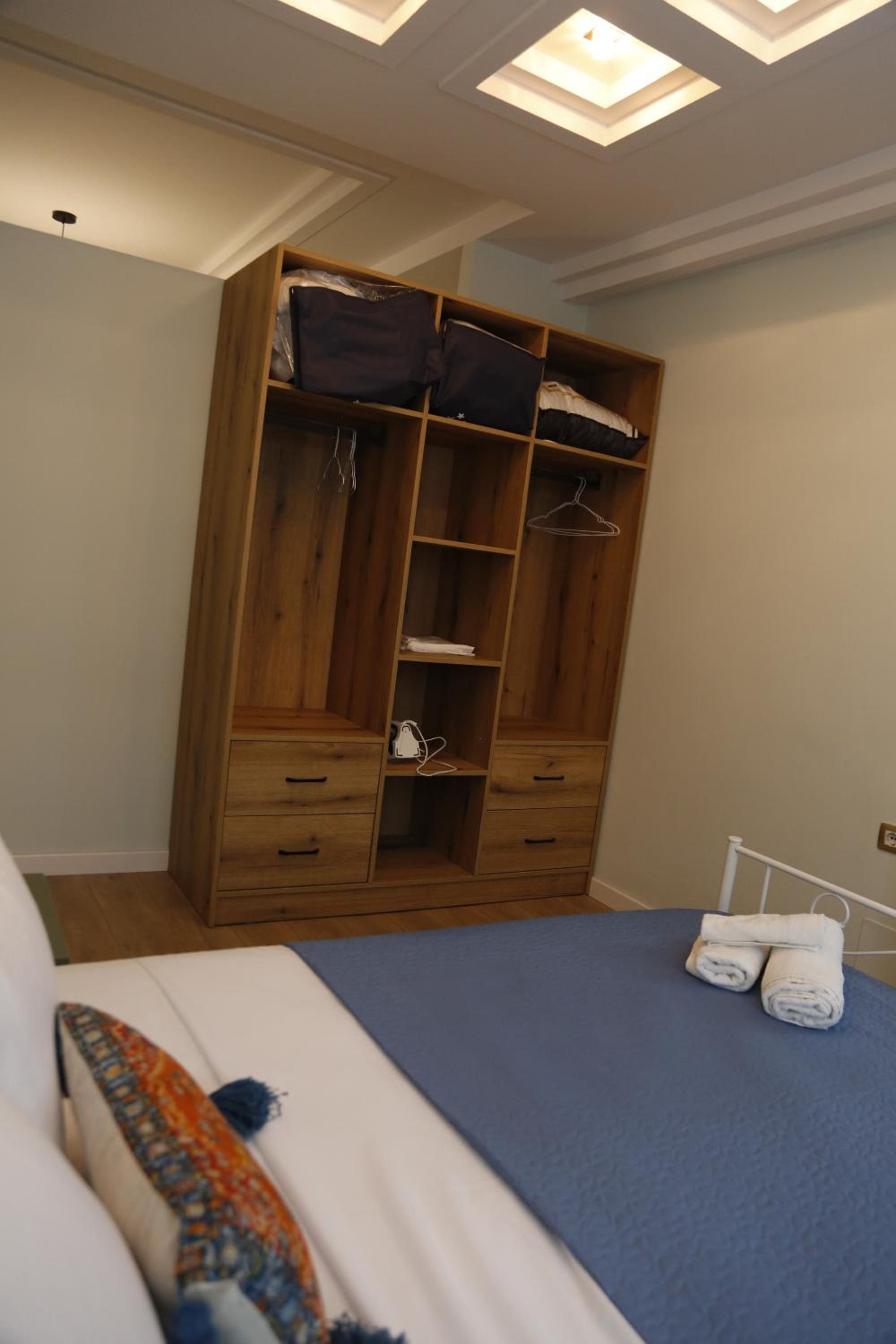 Illyrian studio apartment 2