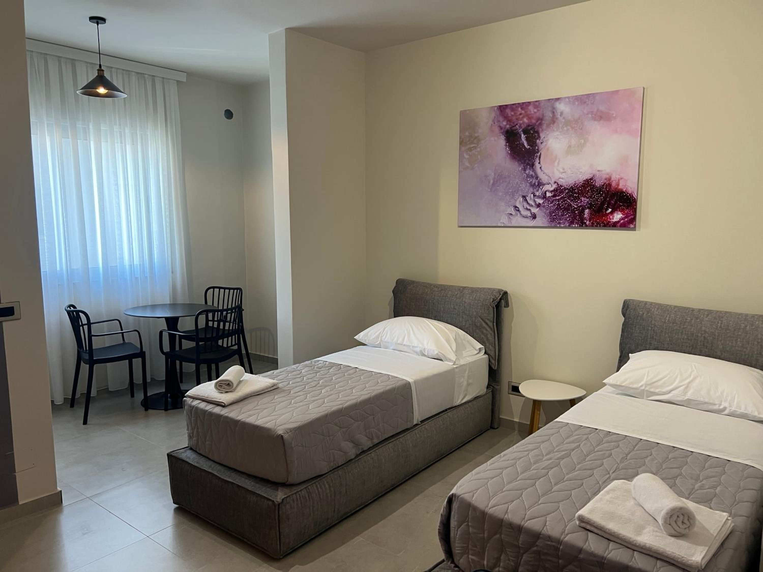 STAY-FIVE Modern Central Studios Self Check-in & Fast Wi-Fi