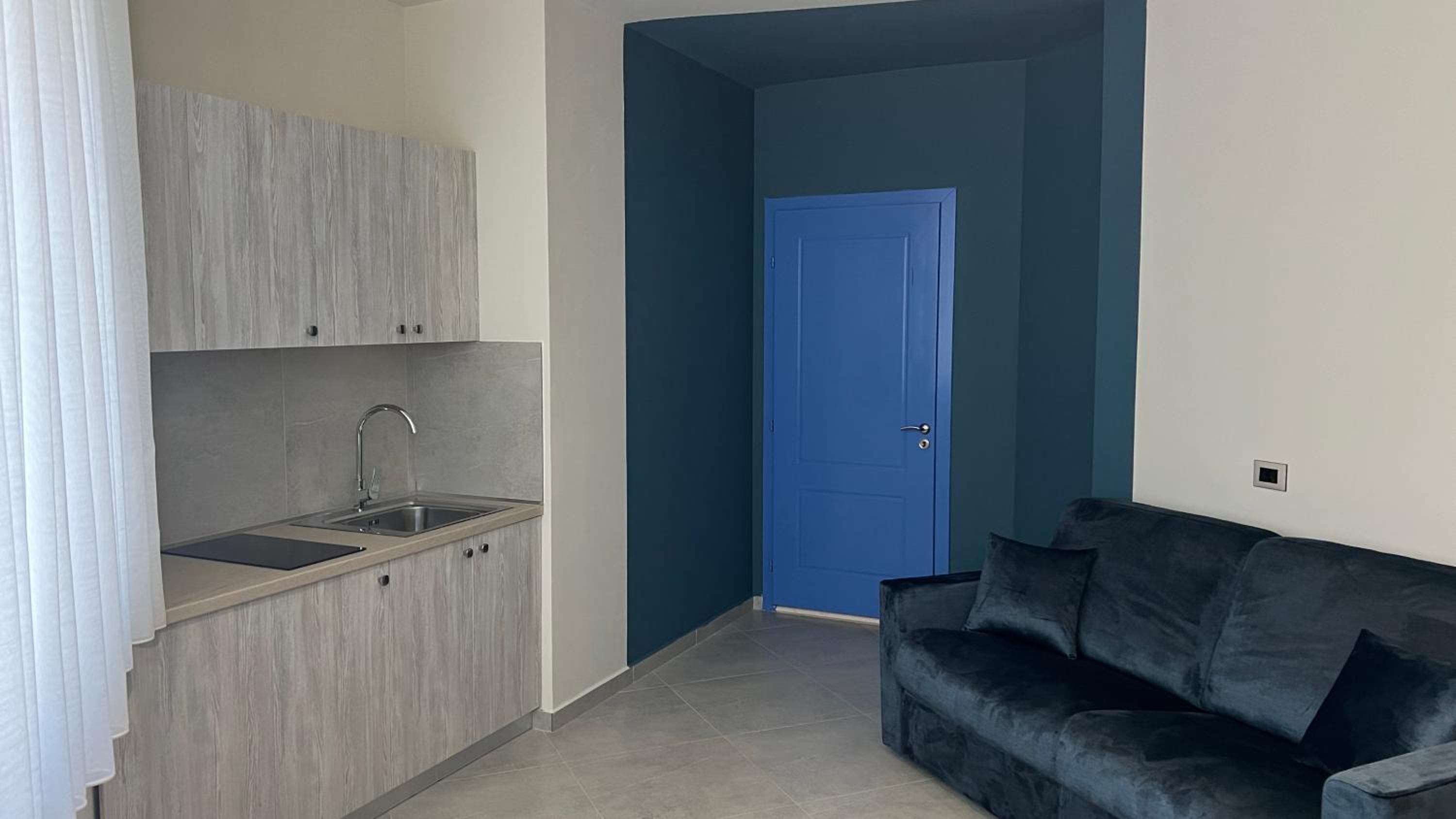 STAY-FIVE Modern Central Studios Self Check-in & Fast Wi-Fi