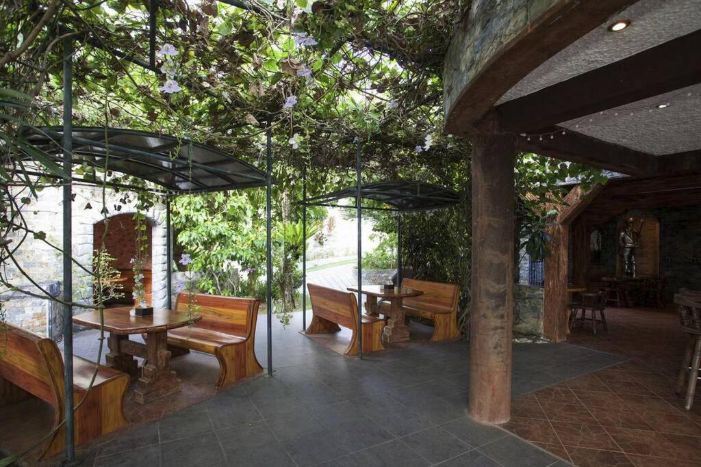 Leo's Private Resort Apartment view 5
