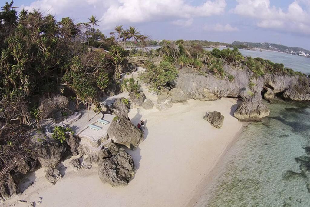 Leo's Private Resort Apartment view 3