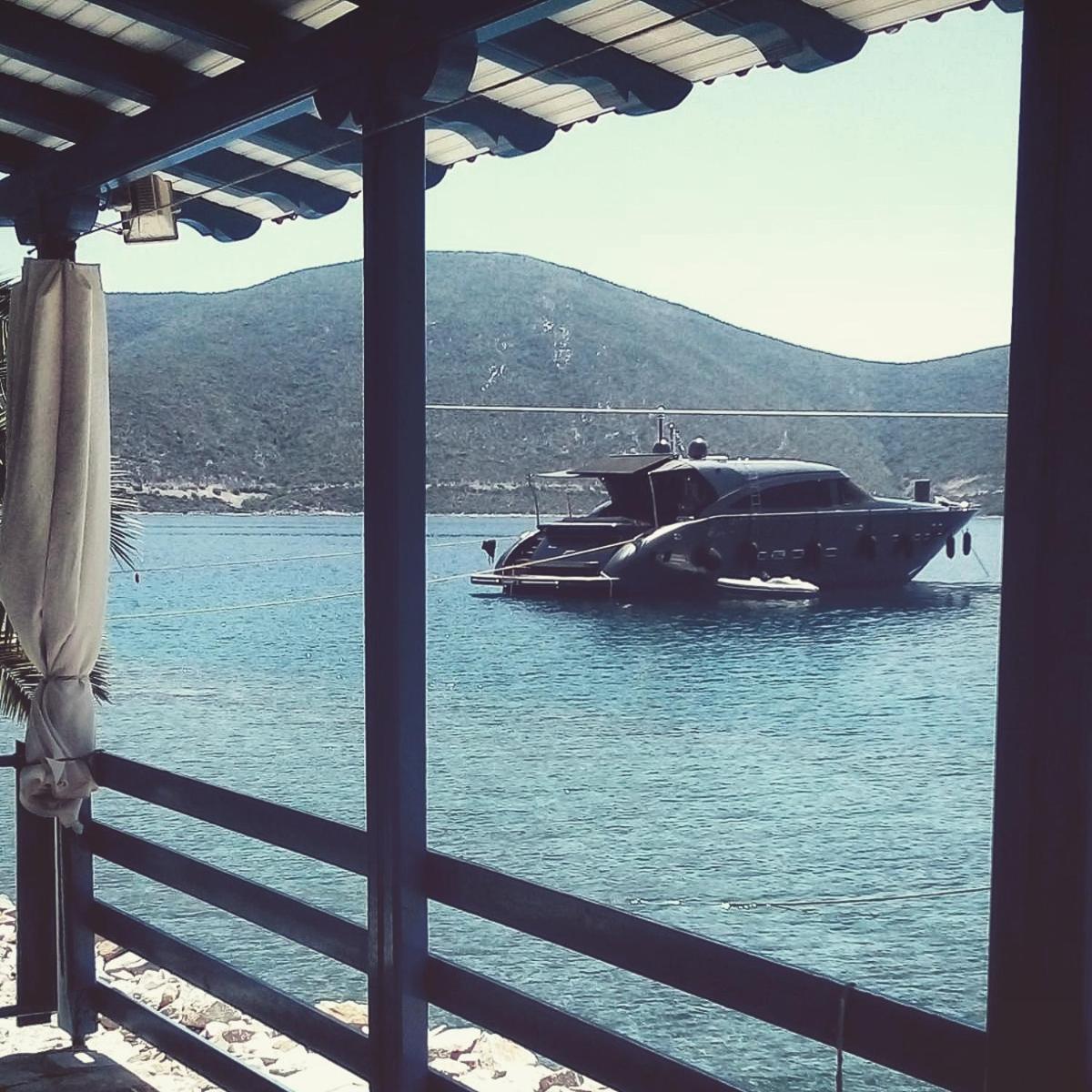 Amfithea Seaview apartment