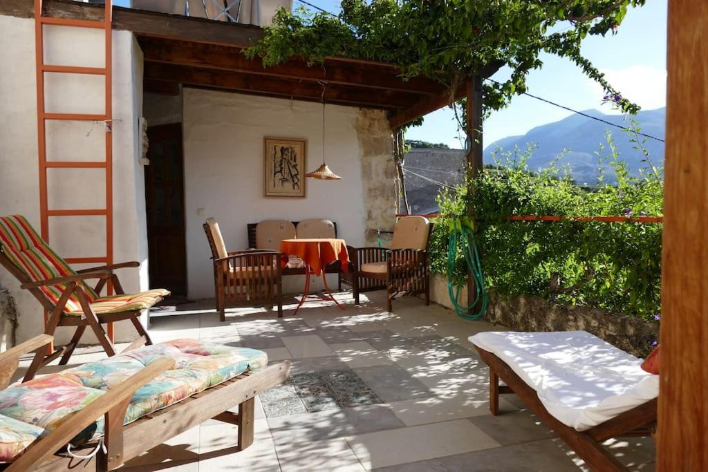 Stonehouse Pyrgou