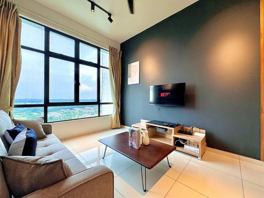 D'Summit Suite by Luxecocoo CK Kempas Setia Tropika photo 2