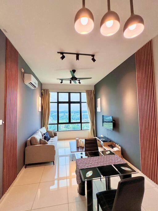 D'Summit Suite by Luxecocoo CK Kempas Setia Tropika photo 6