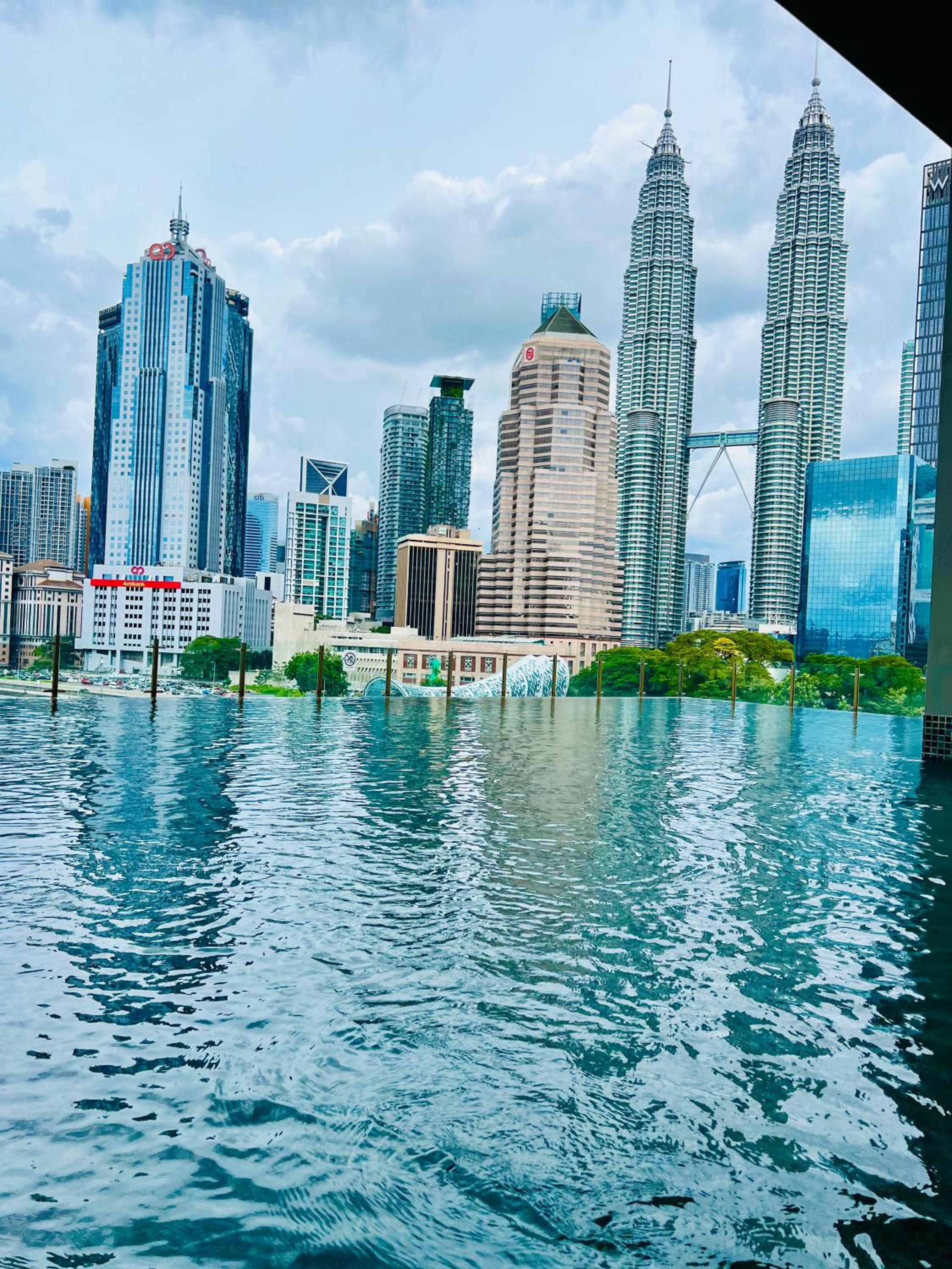 Legasi High floor 3 BR KLCC view