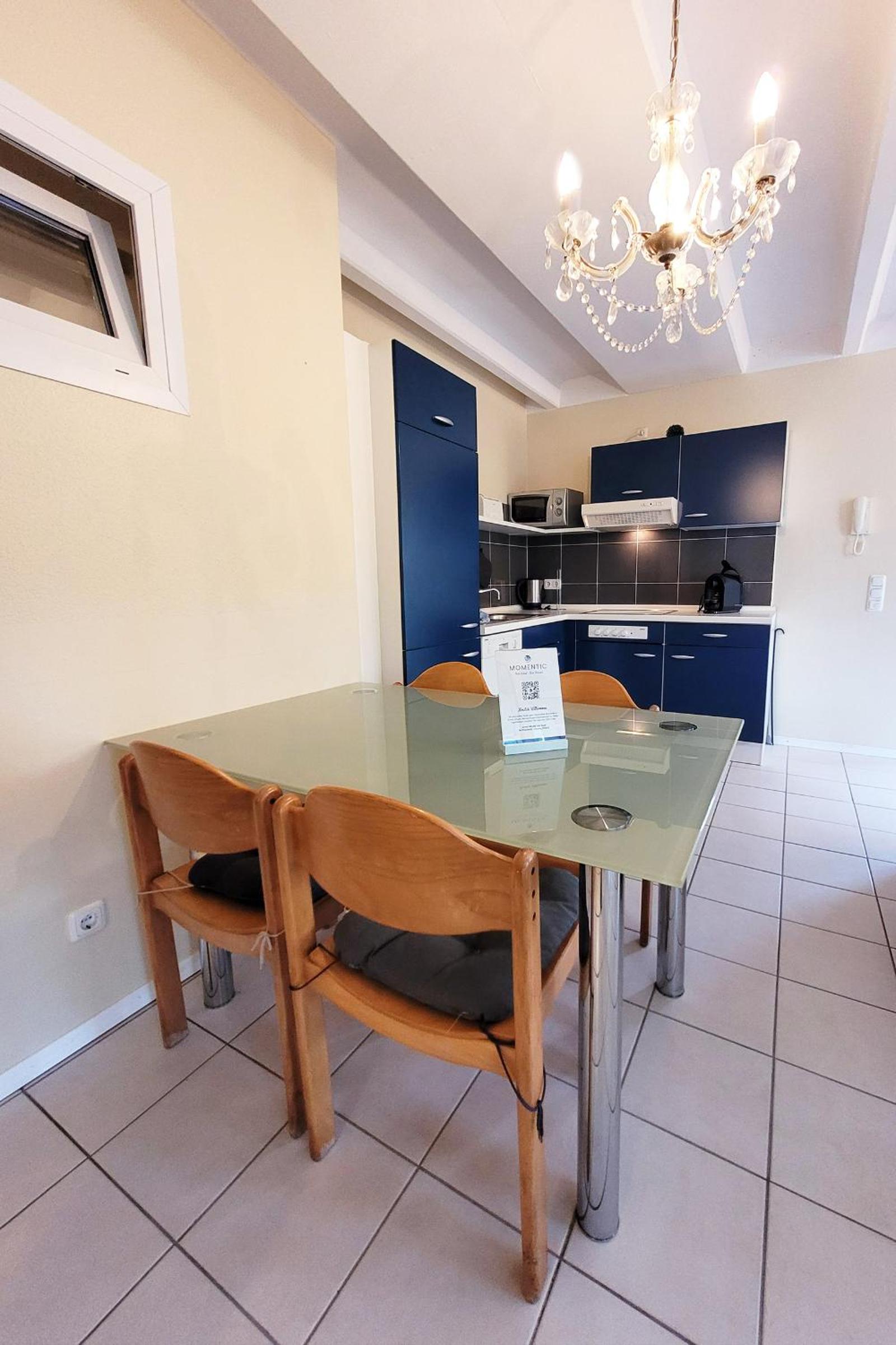 Charmante Ferienwohnung mit Terrasse - nur 50m zum Strand mit eigenem Parkplatz und Fahrradunterstellmöglichkeit