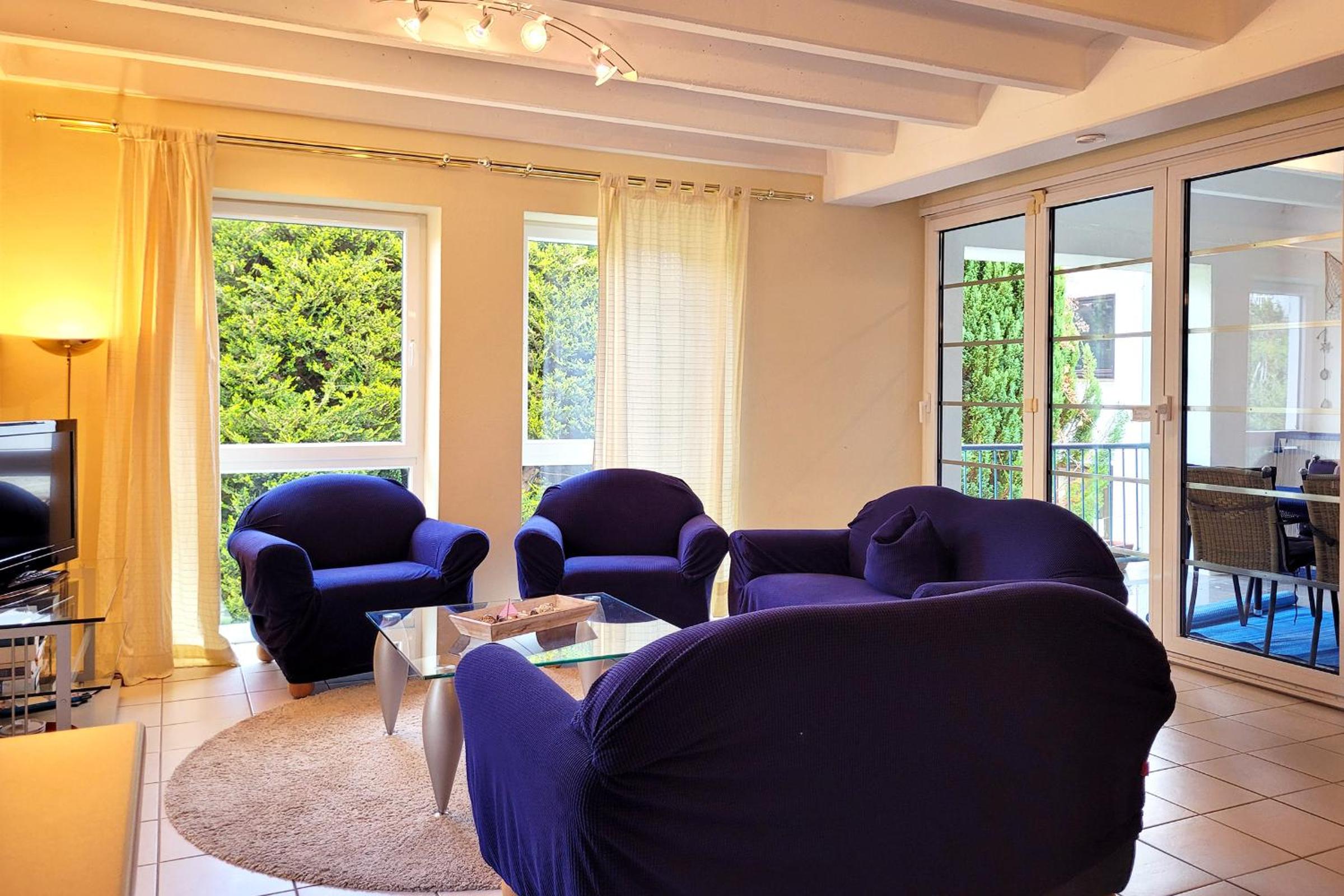 Charmante Ferienwohnung mit Terrasse - nur 50m zum Strand mit eigenem Parkplatz und Fahrradunterstellmöglichkeit