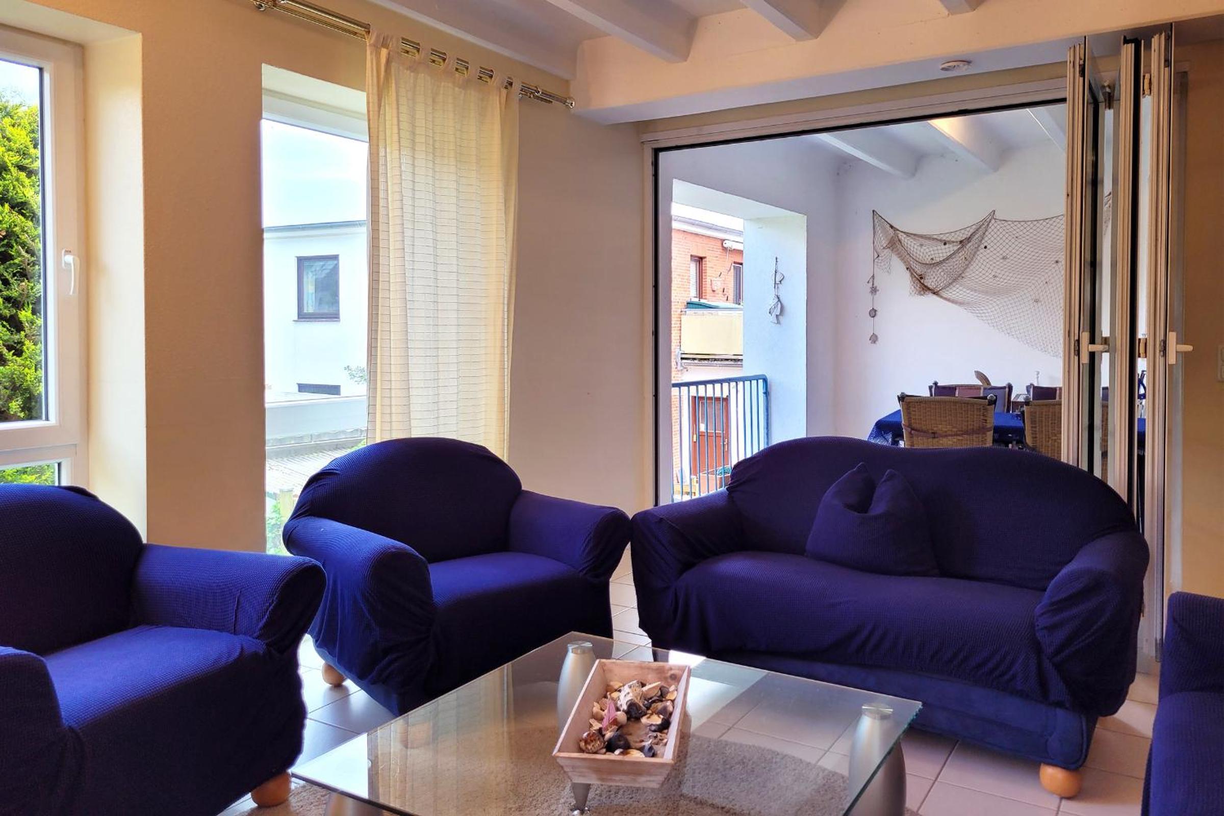 Charmante Ferienwohnung mit Terrasse - nur 50m zum Strand mit eigenem Parkplatz und Fahrradunterstellmöglichkeit