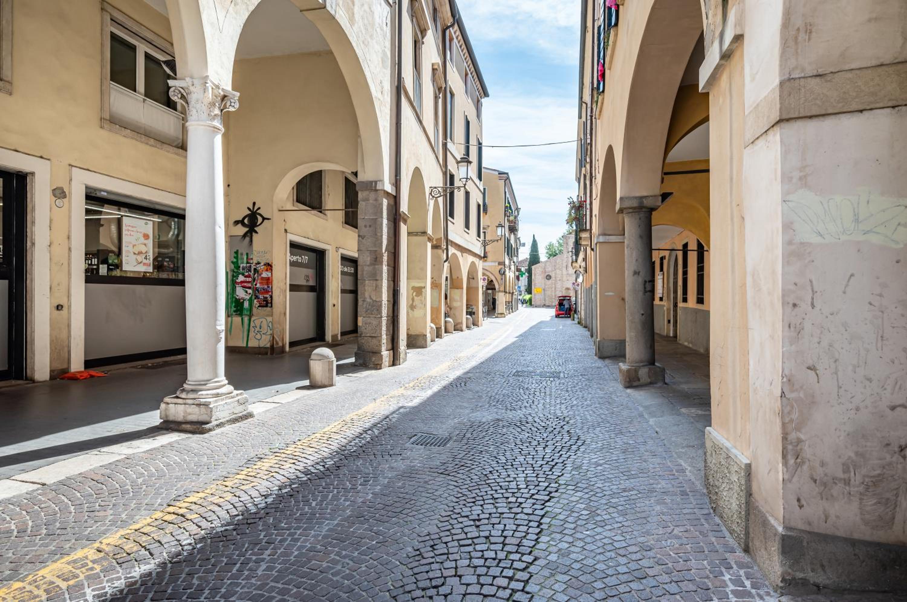 Elegant and cosy apartment in Padova center! view 5