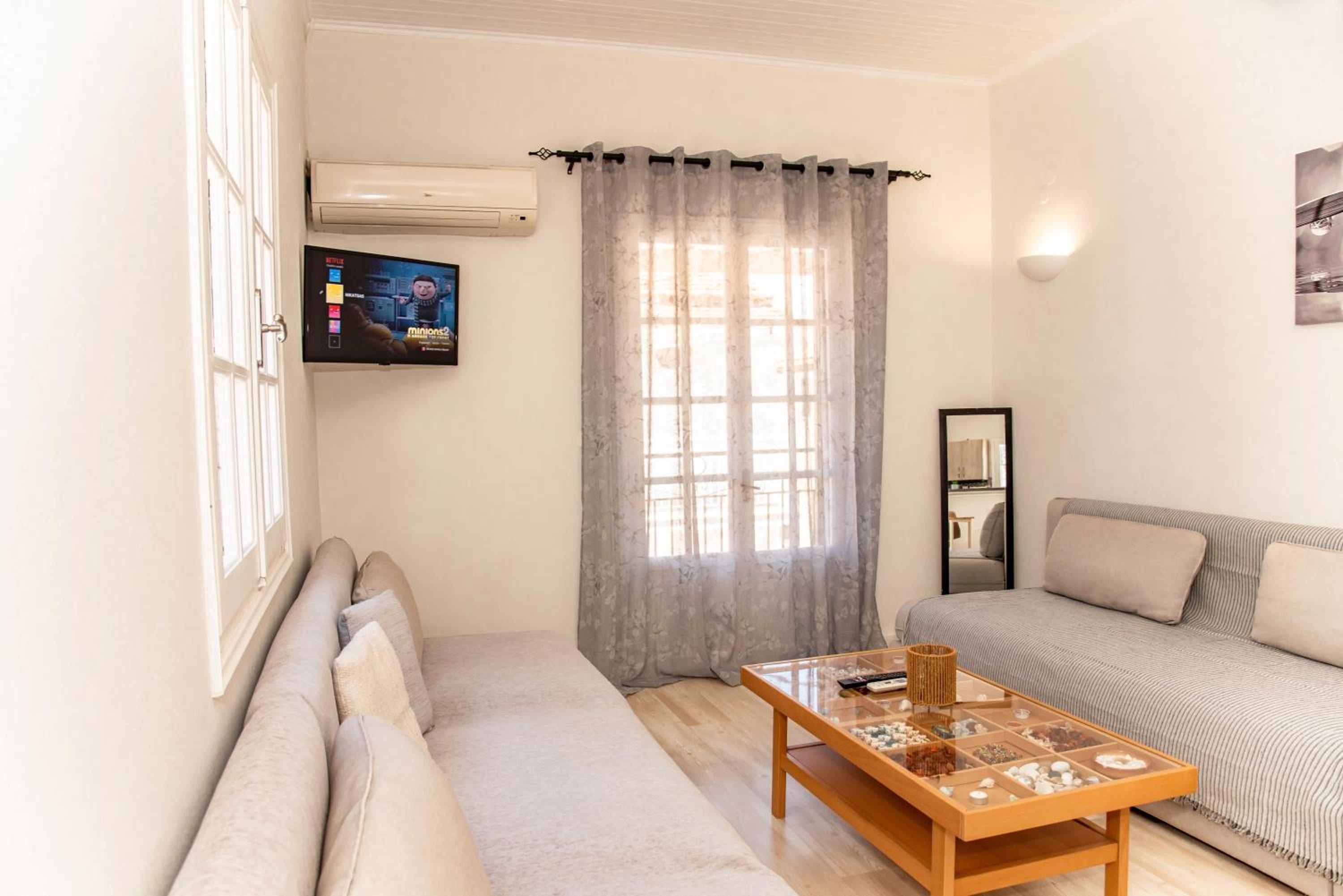Antonia's Apartments