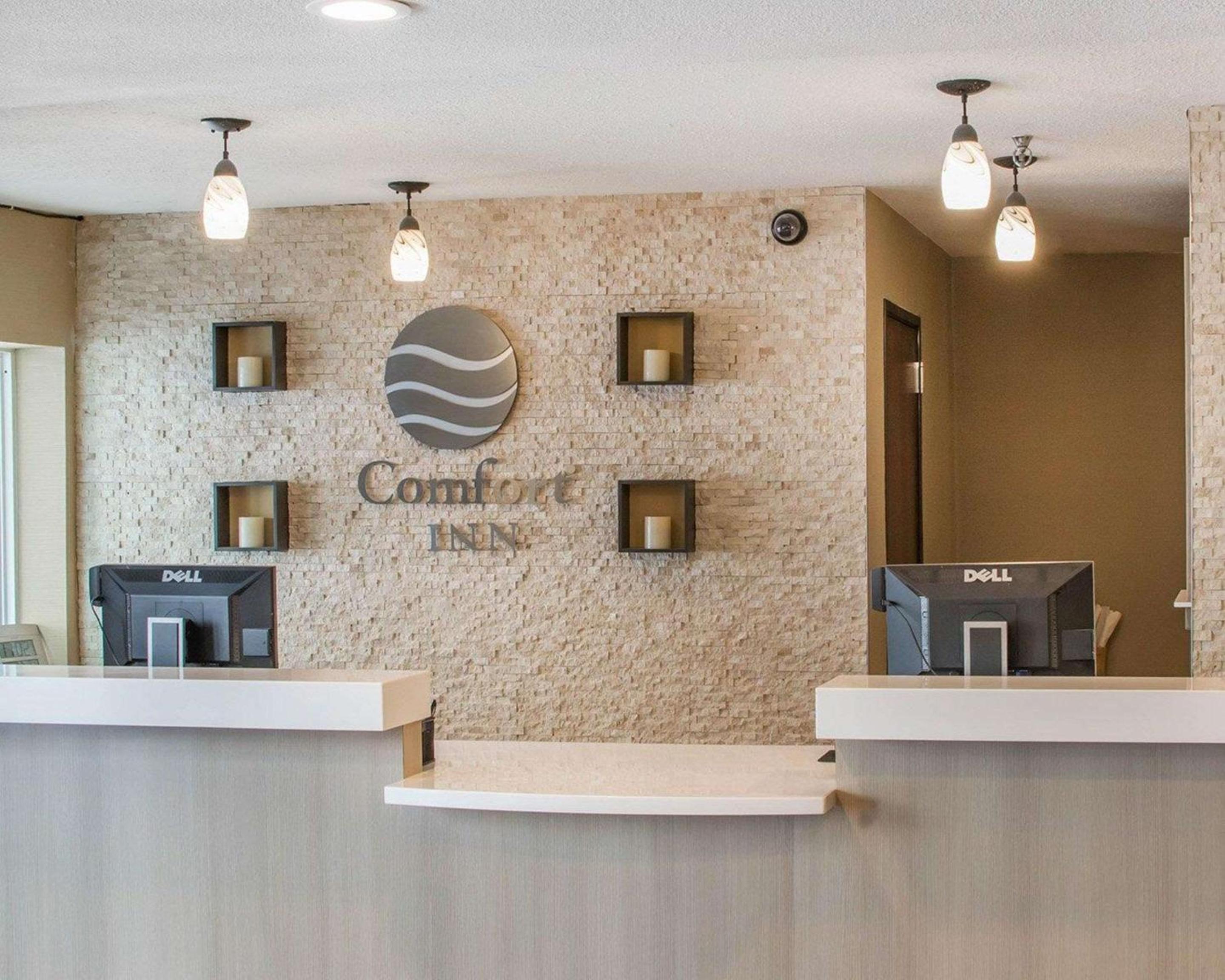 Comfort Inn Mayfield Heights Cleveland East view 3