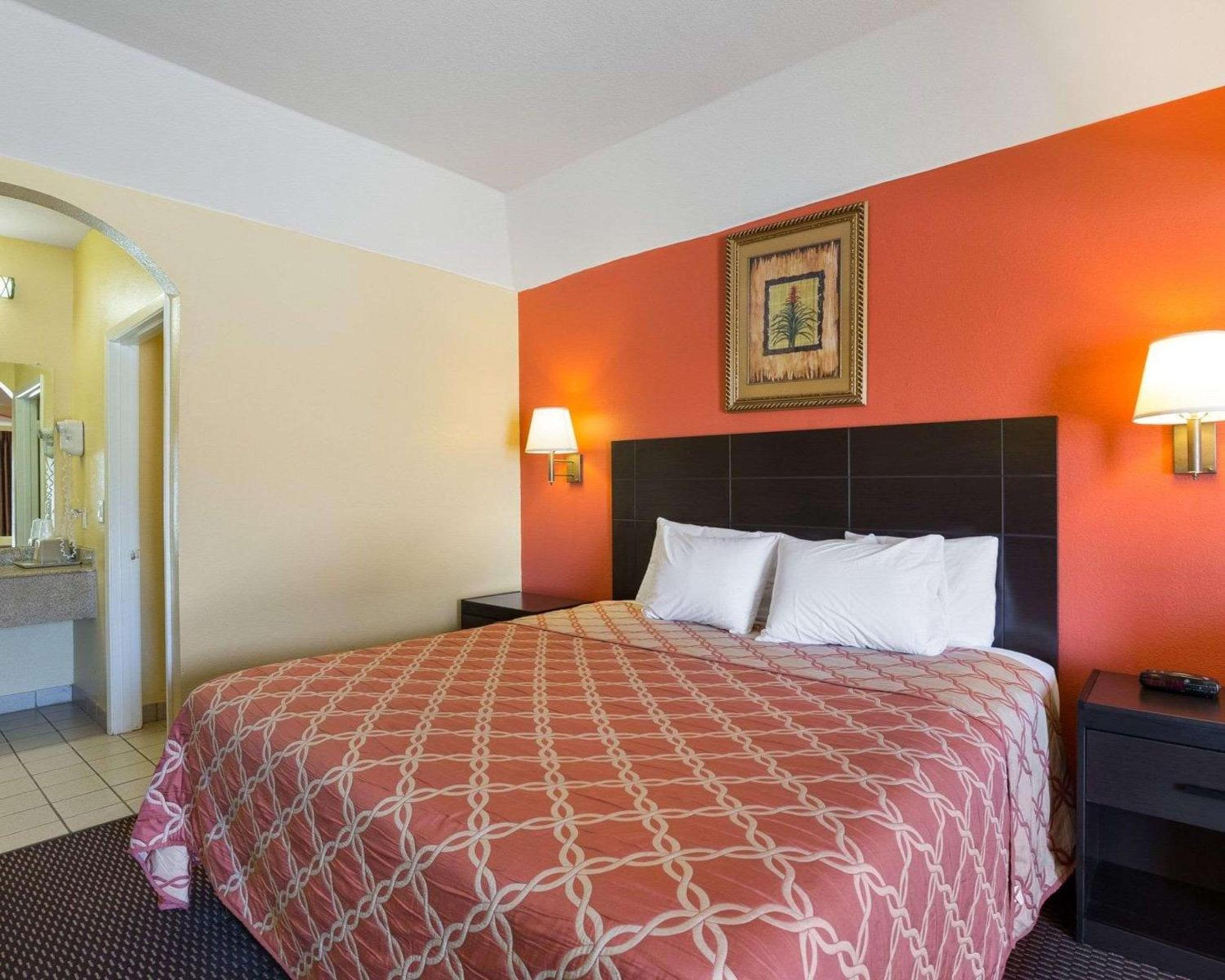 Rodeway Inn Suites - Property Image 8
