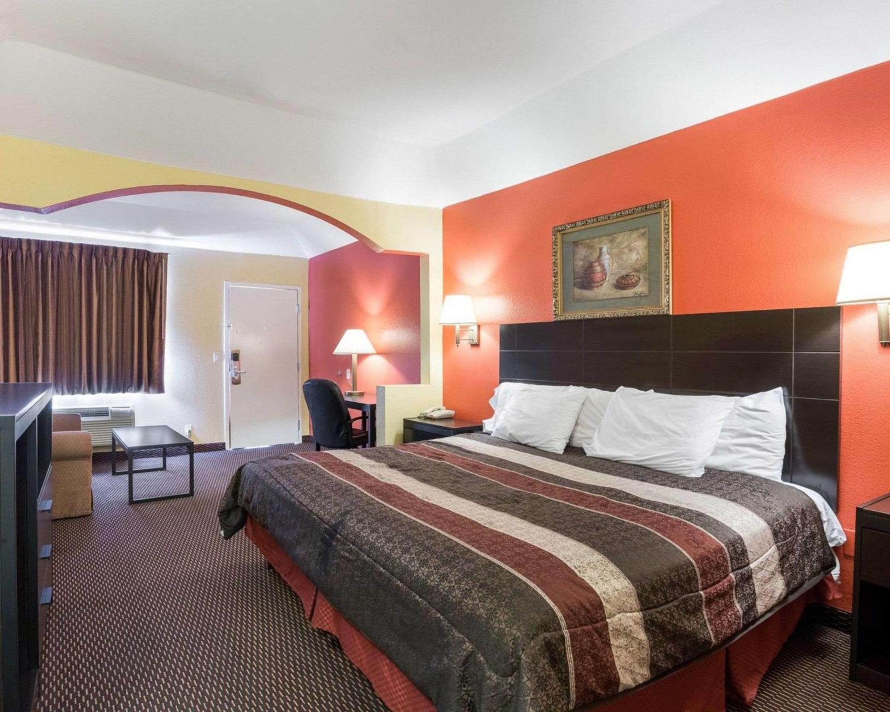 Rodeway Inn Suites - Property Image 7