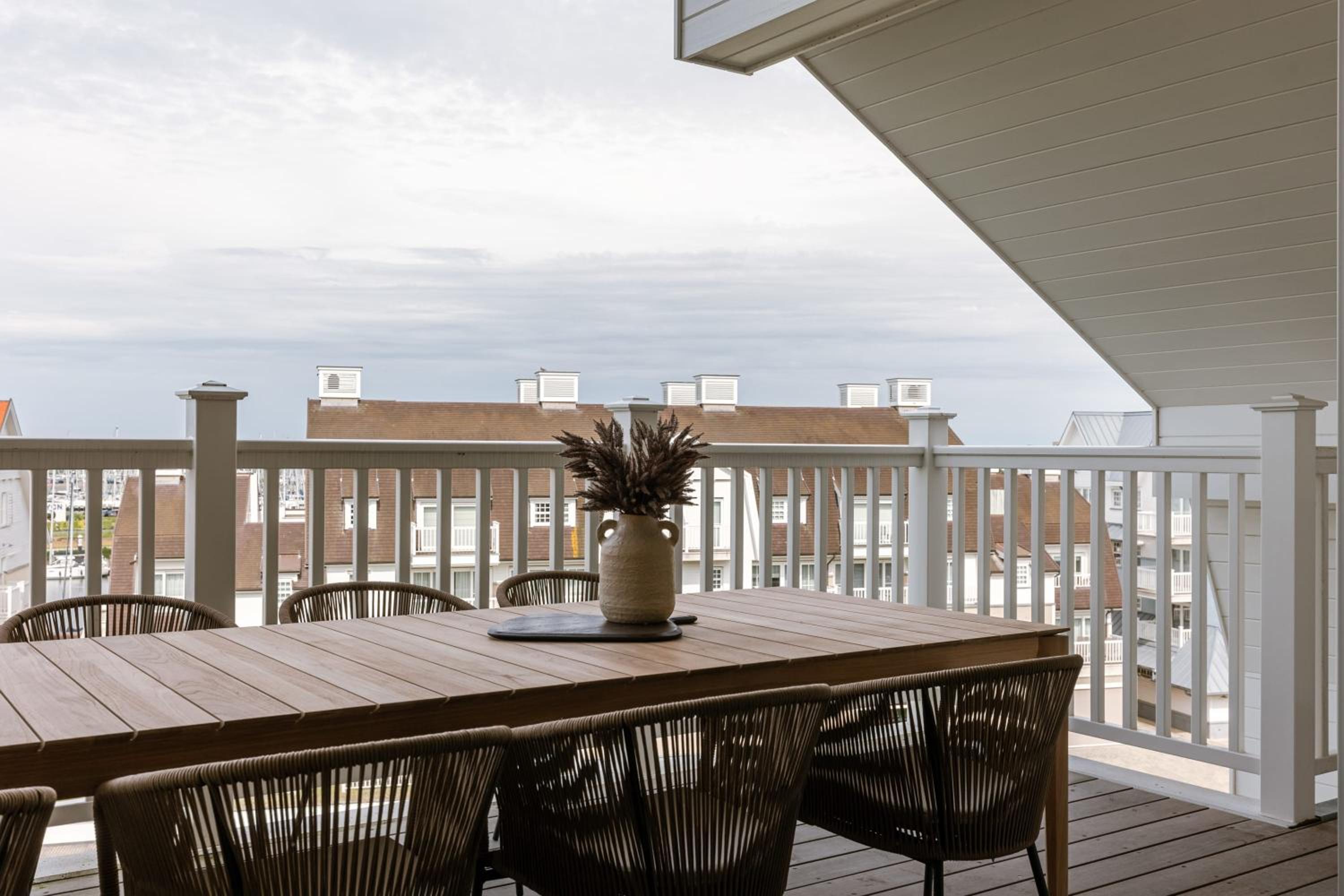 Luxury design penthouse with 4 bedrooms at the port of Nieuwpoort