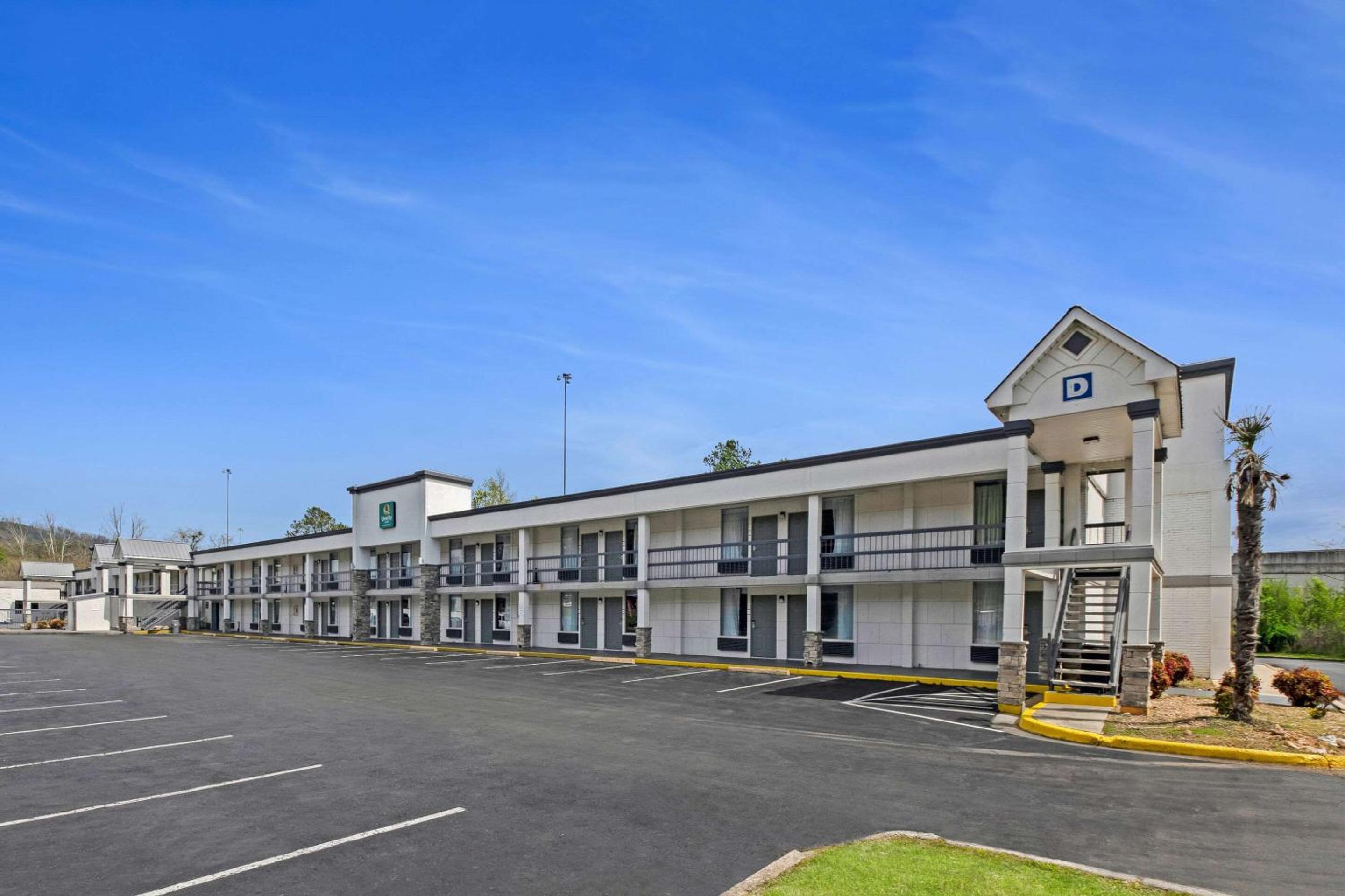 Quality Inn Dalton East view 3