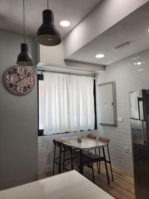 Studio type Loft Malaga gare de trains et plage