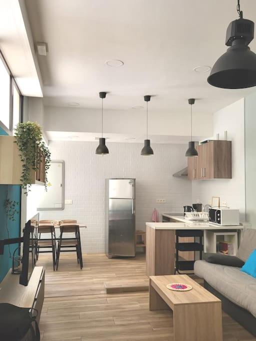 Studio type Loft Malaga gare de trains et plage