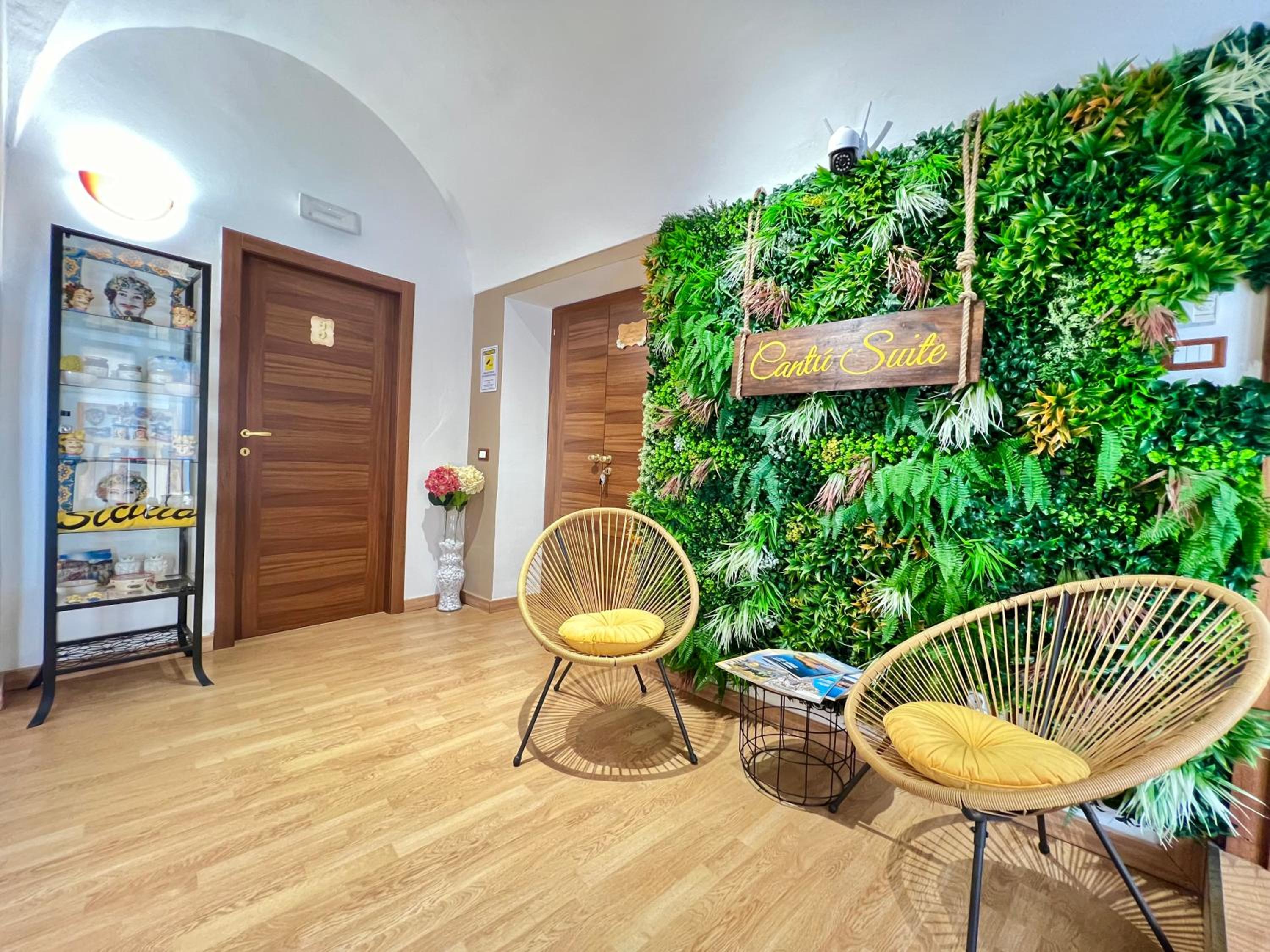 Hotel CANTU' SUITE - Image 1