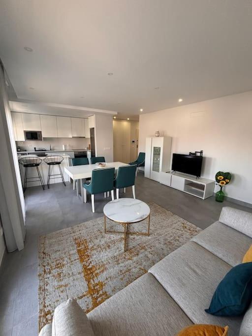 Stylish Nazaré Near Beach Oasis view 4