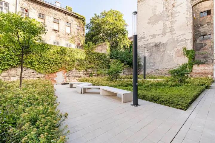Fun & Comfort Budapest Centre Apartment
