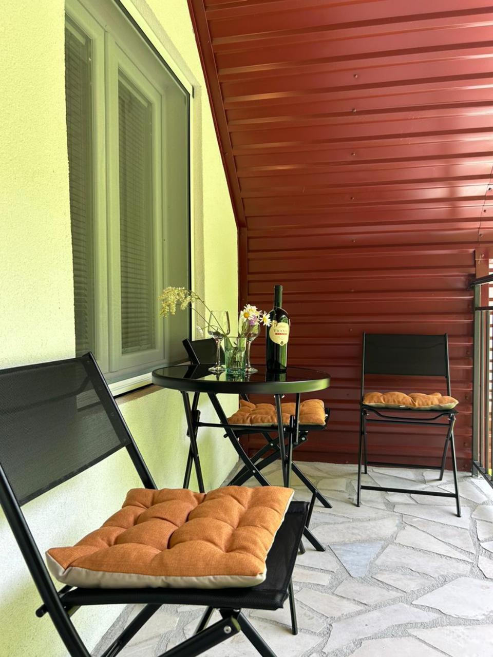 Wolf Apartments photo 4