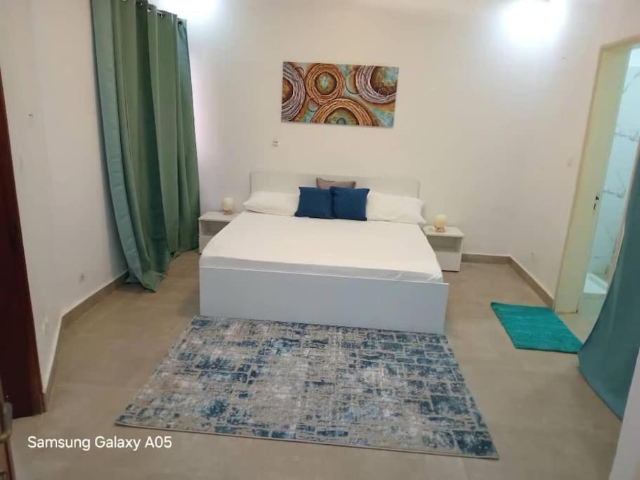 apt de 2 chambres salon au rdc aux Almadies view 2