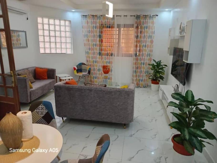 apt de 2 chambres salon au rdc aux Almadies view 5