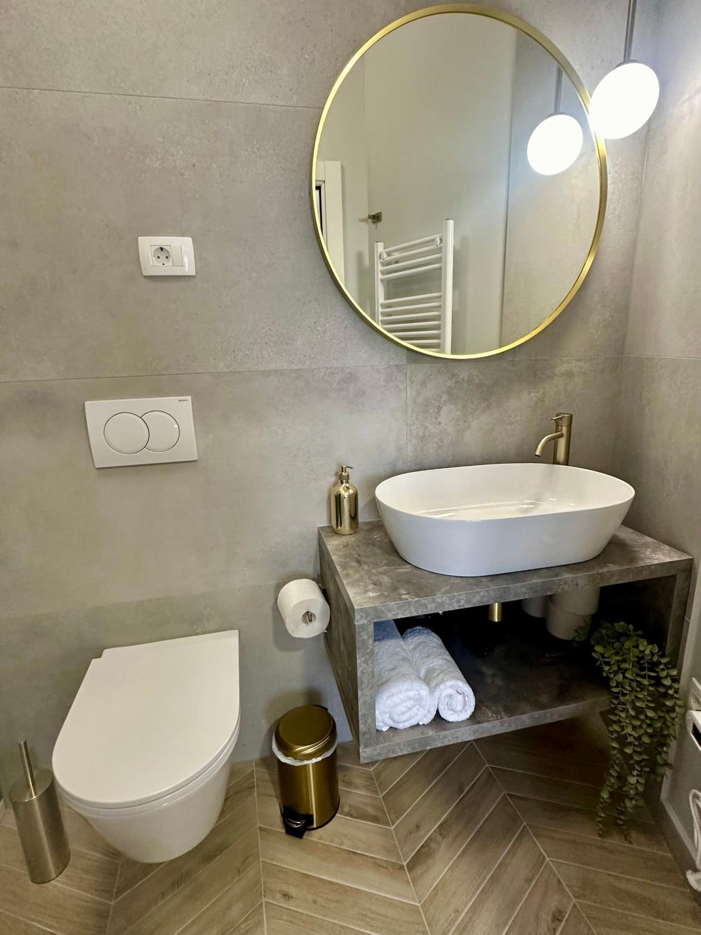 Mariani luxury rooms in center view 5