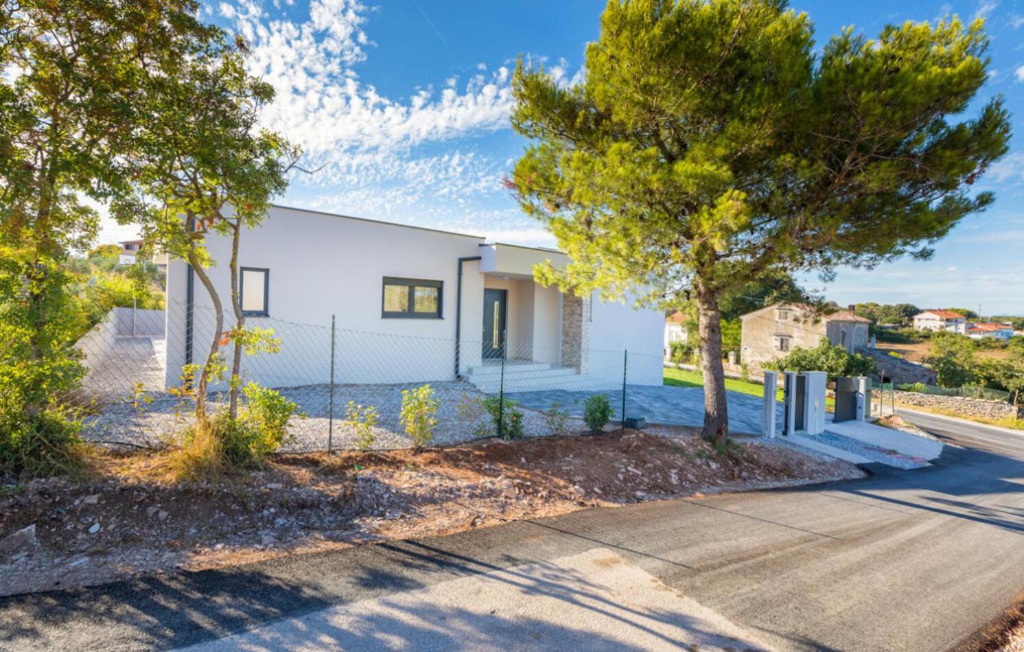 Villa Nauta - beautiful ground floor villa for 4 people with playground & sauna Pula view 3