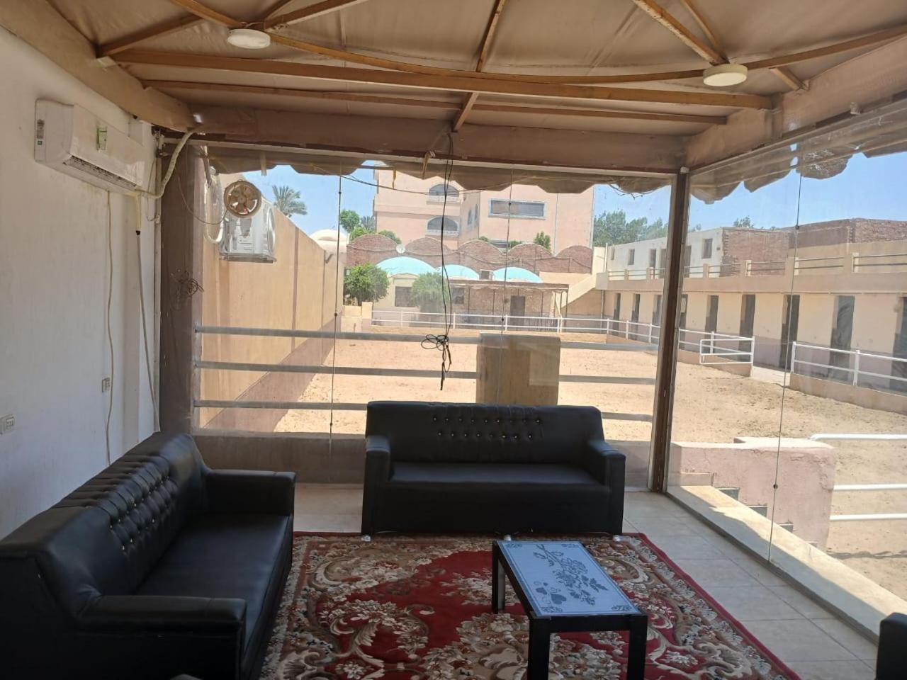 Eastern Oasis Motel & Horse Farm