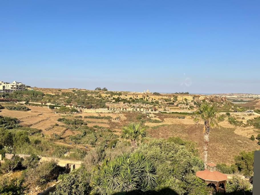 4 Bedroom house with pool and beautiful views view 5