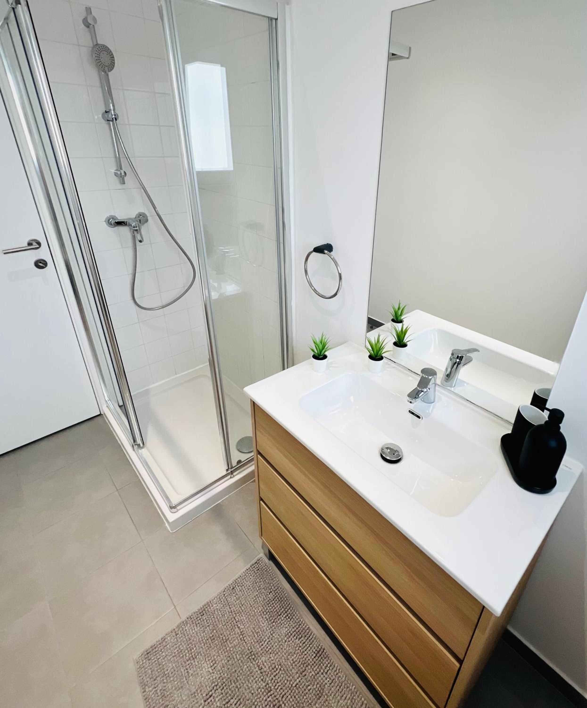 Lovely Flat, Best Location in Town view 4