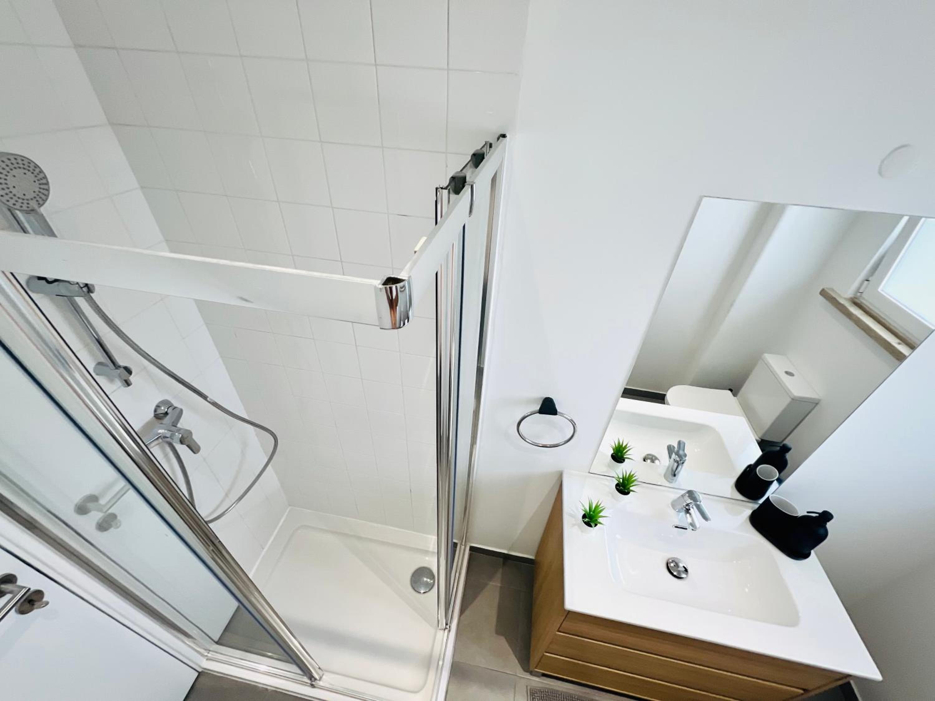 Lovely Flat, Best Location in Town view 2