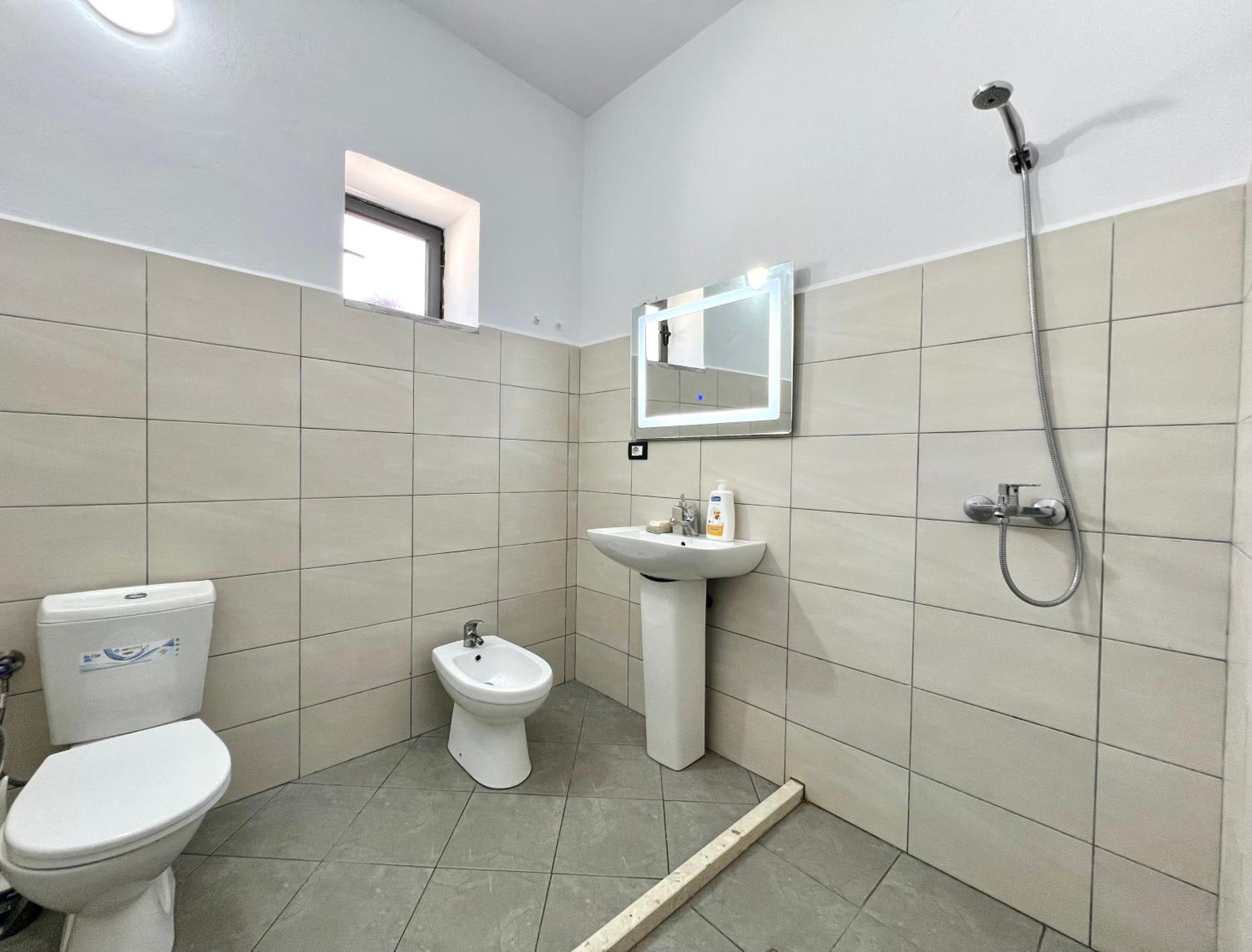 Villa EnSalv & Room & Apartment & Penthouse-Berat