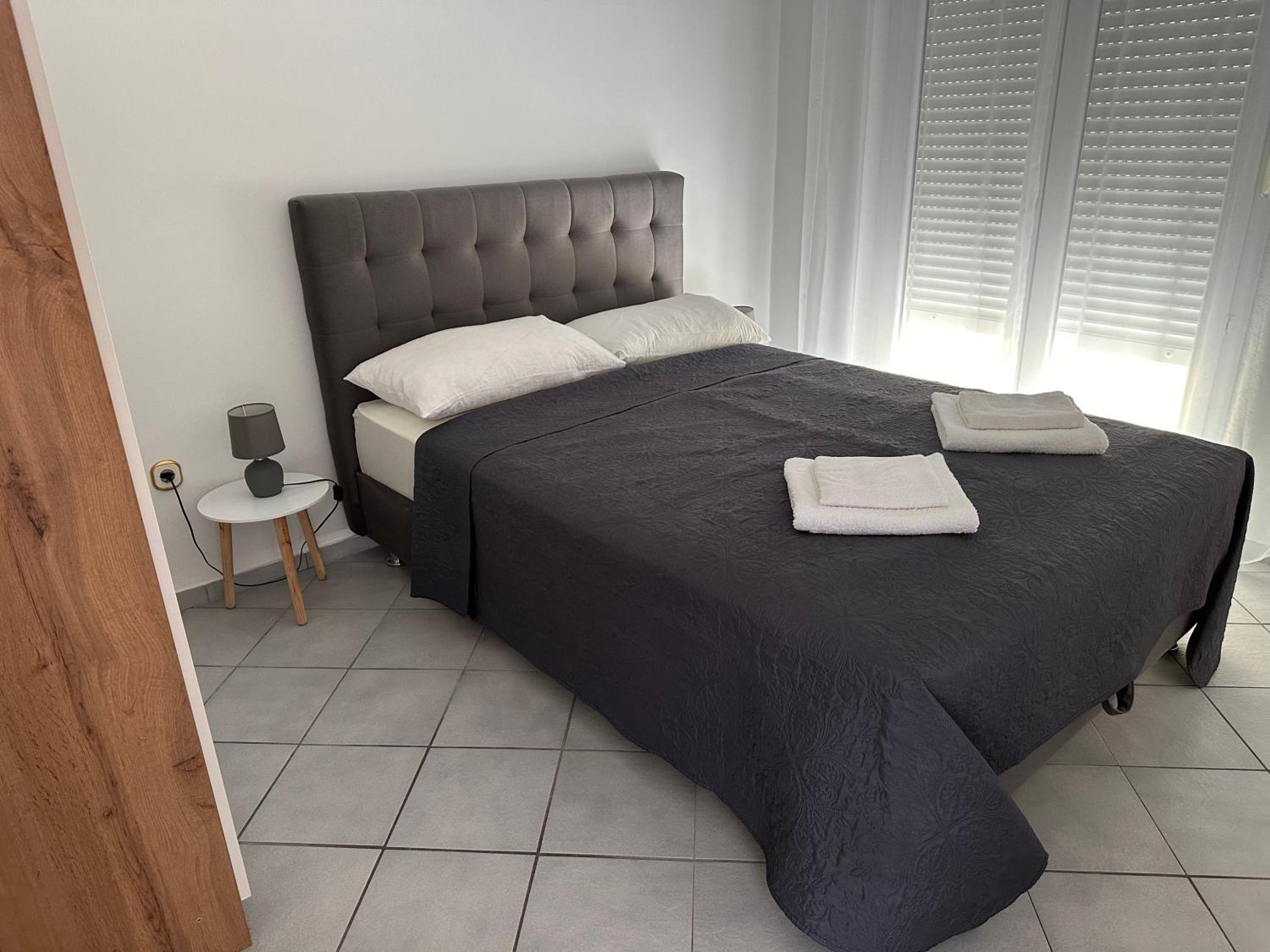 Apartments Jareb