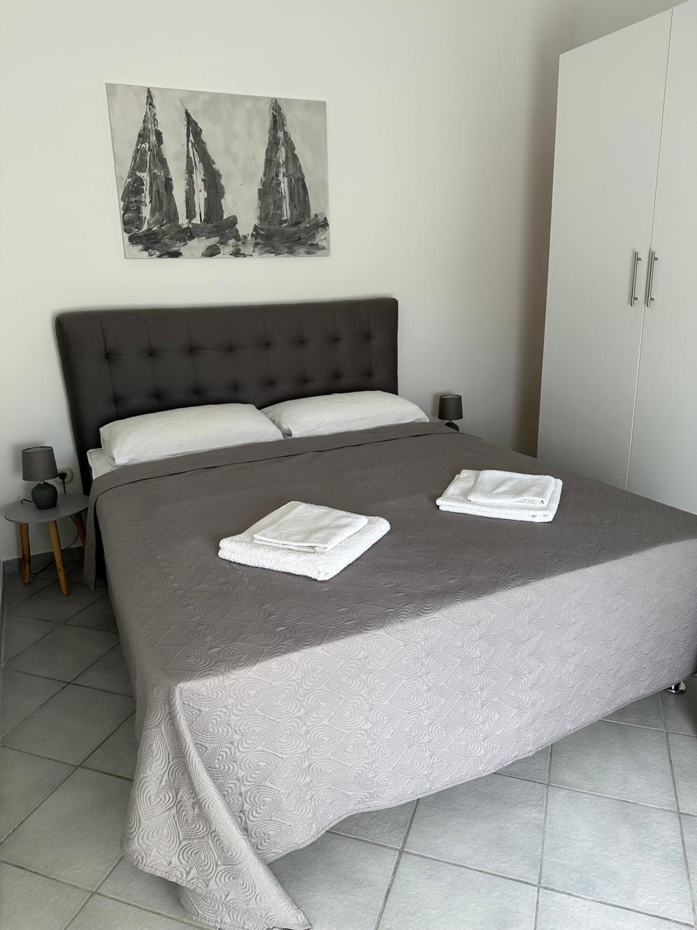 Apartments Jareb