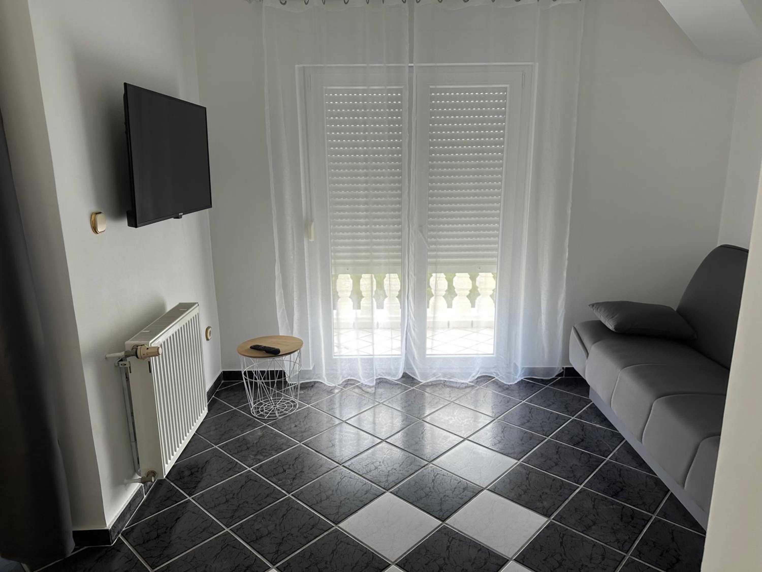 Apartments Jareb