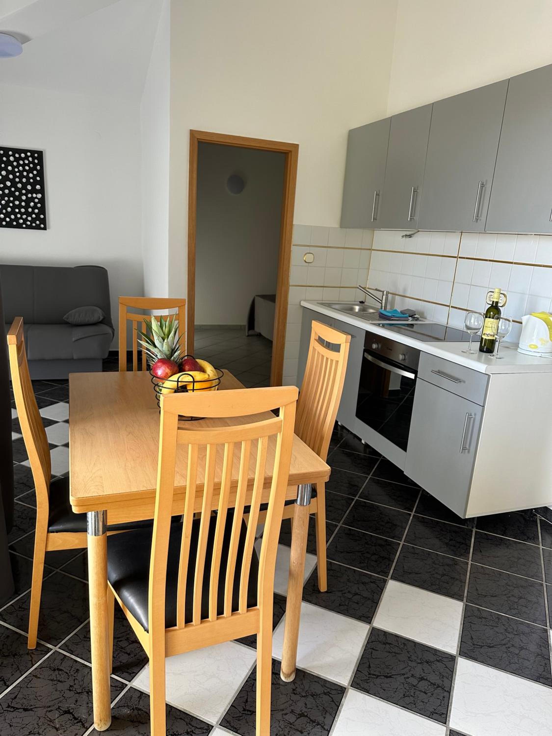 Apartments Jareb