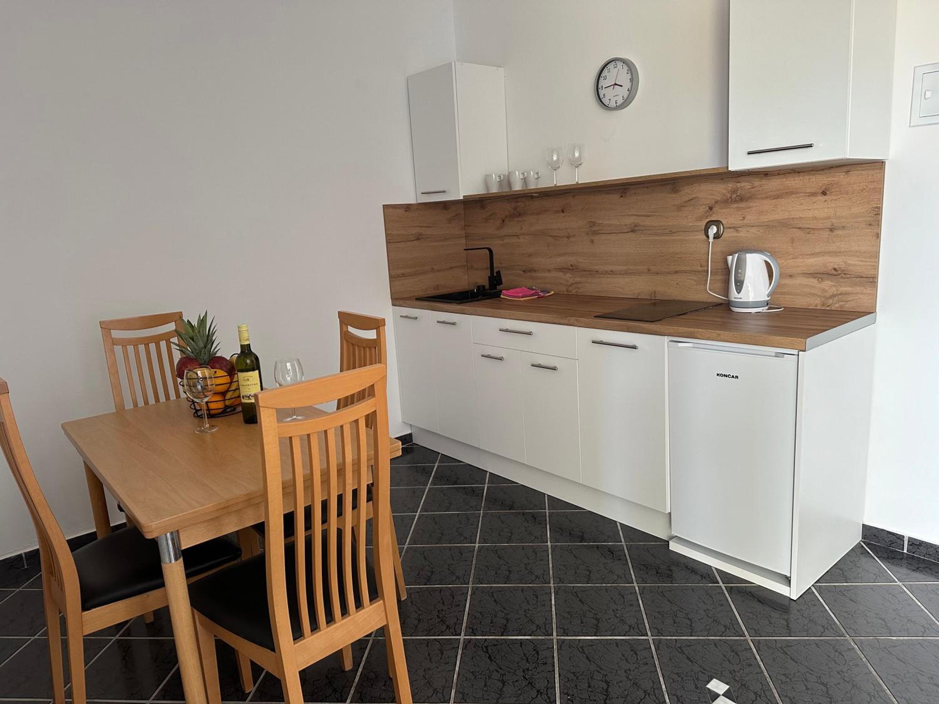 Apartments Jareb