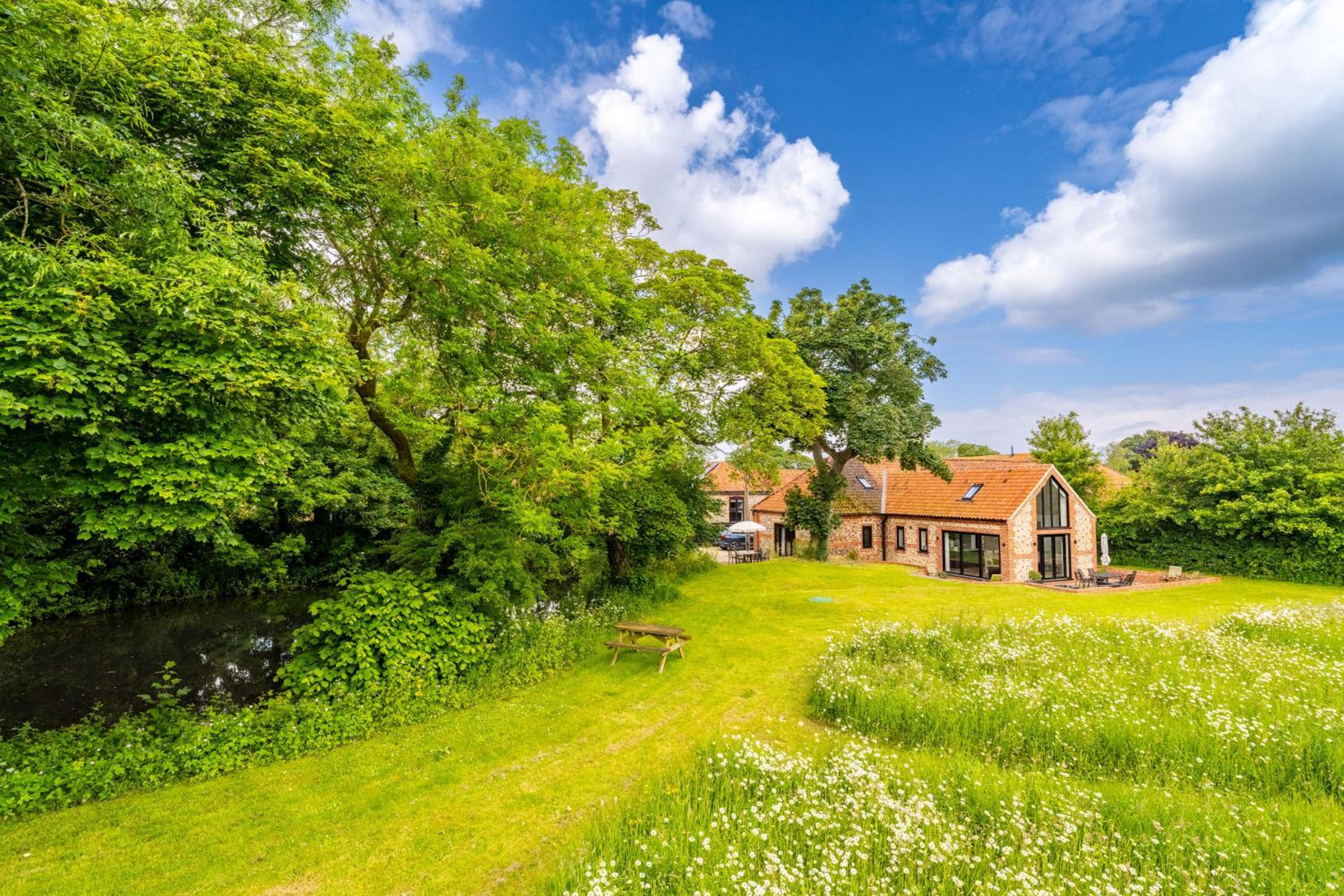 Waterside Barn