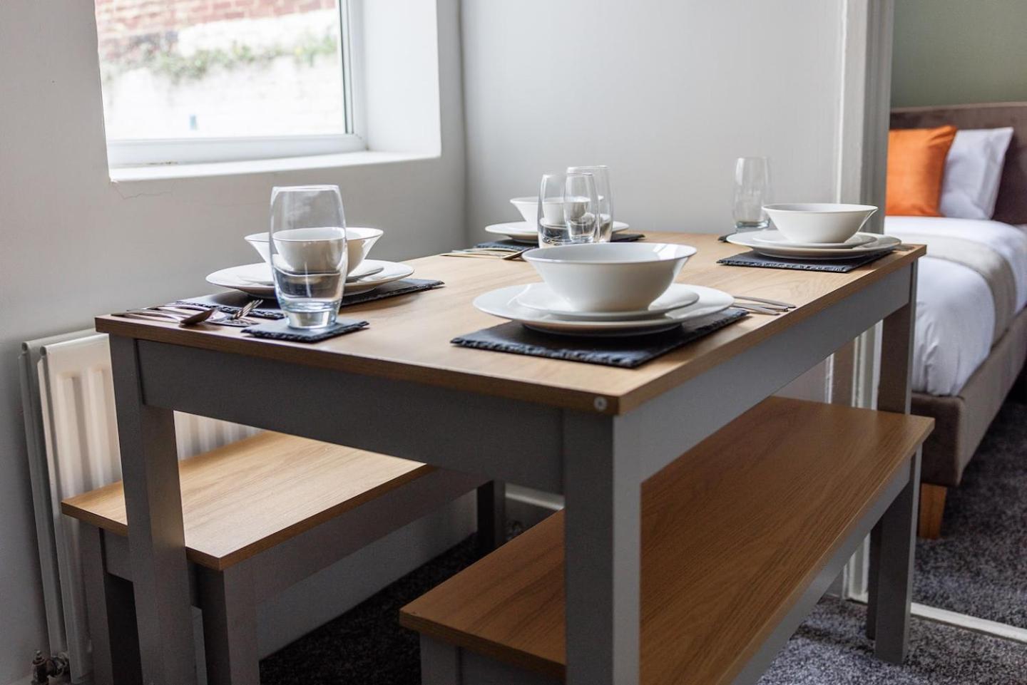 Perfect 2 BR home stay, 10 mins walk from the city