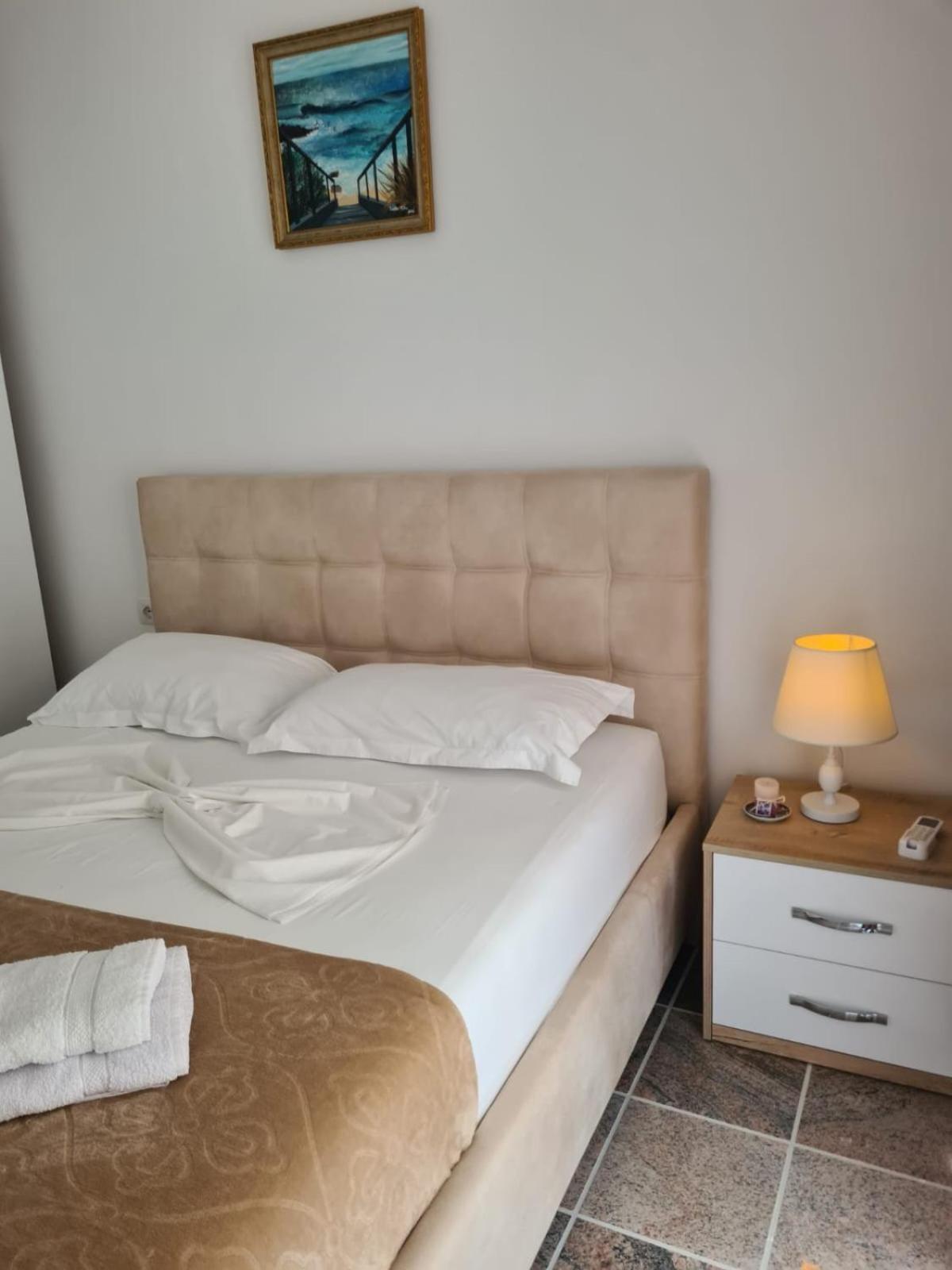 Modern apartment Fishta Q5 22