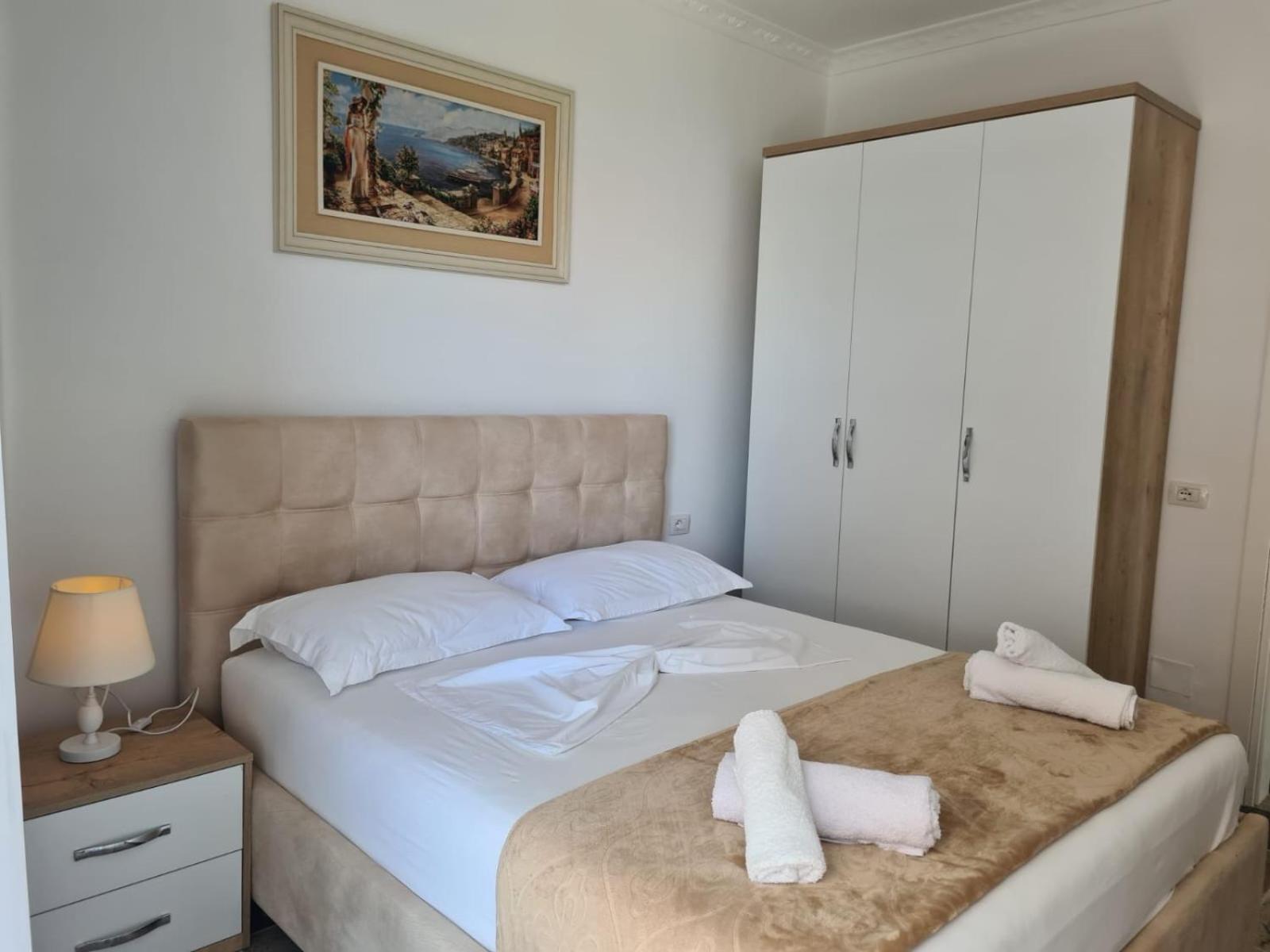 Modern apartment Fishta Q5 22