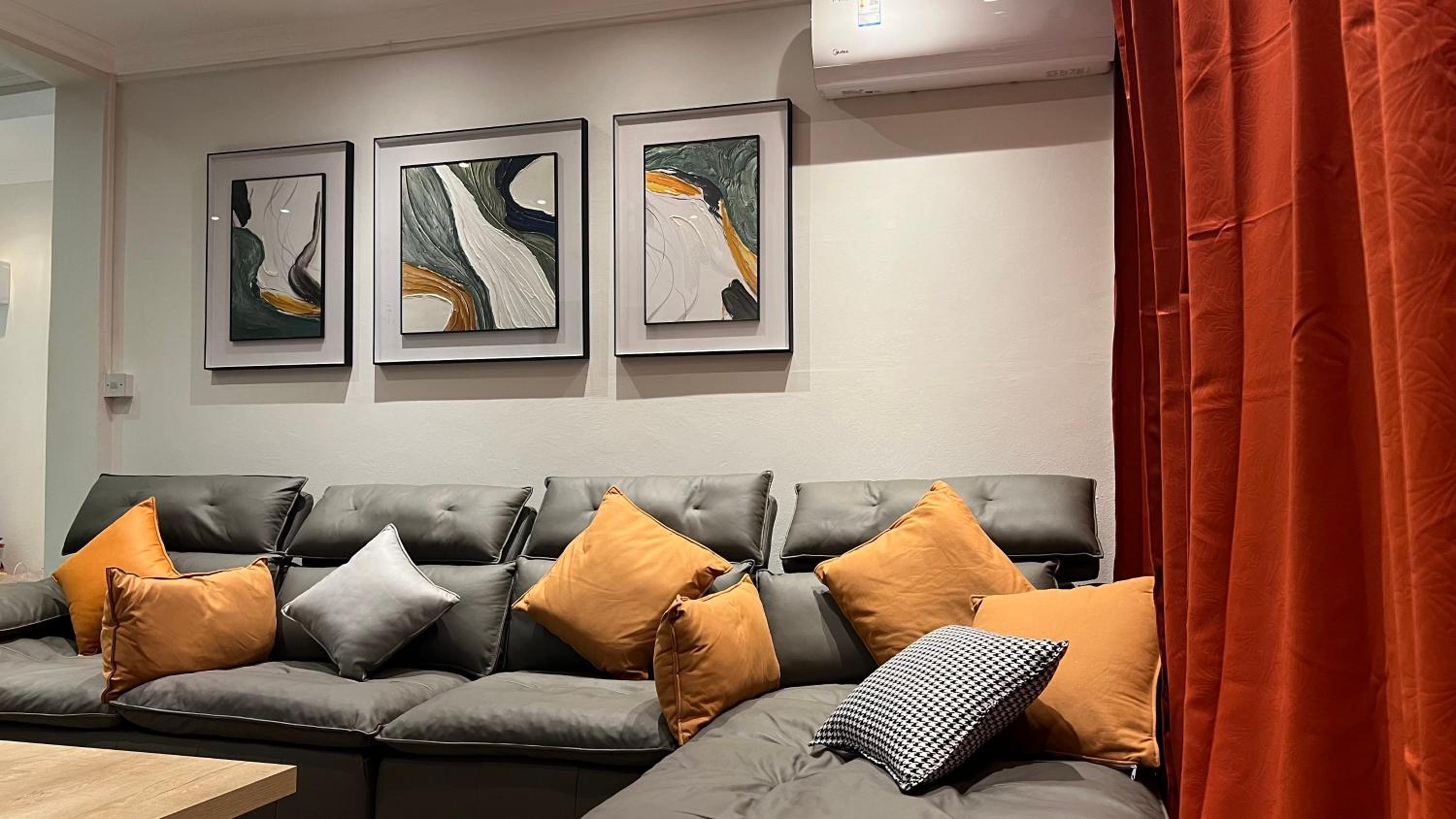 City Metro Apartment photo 2