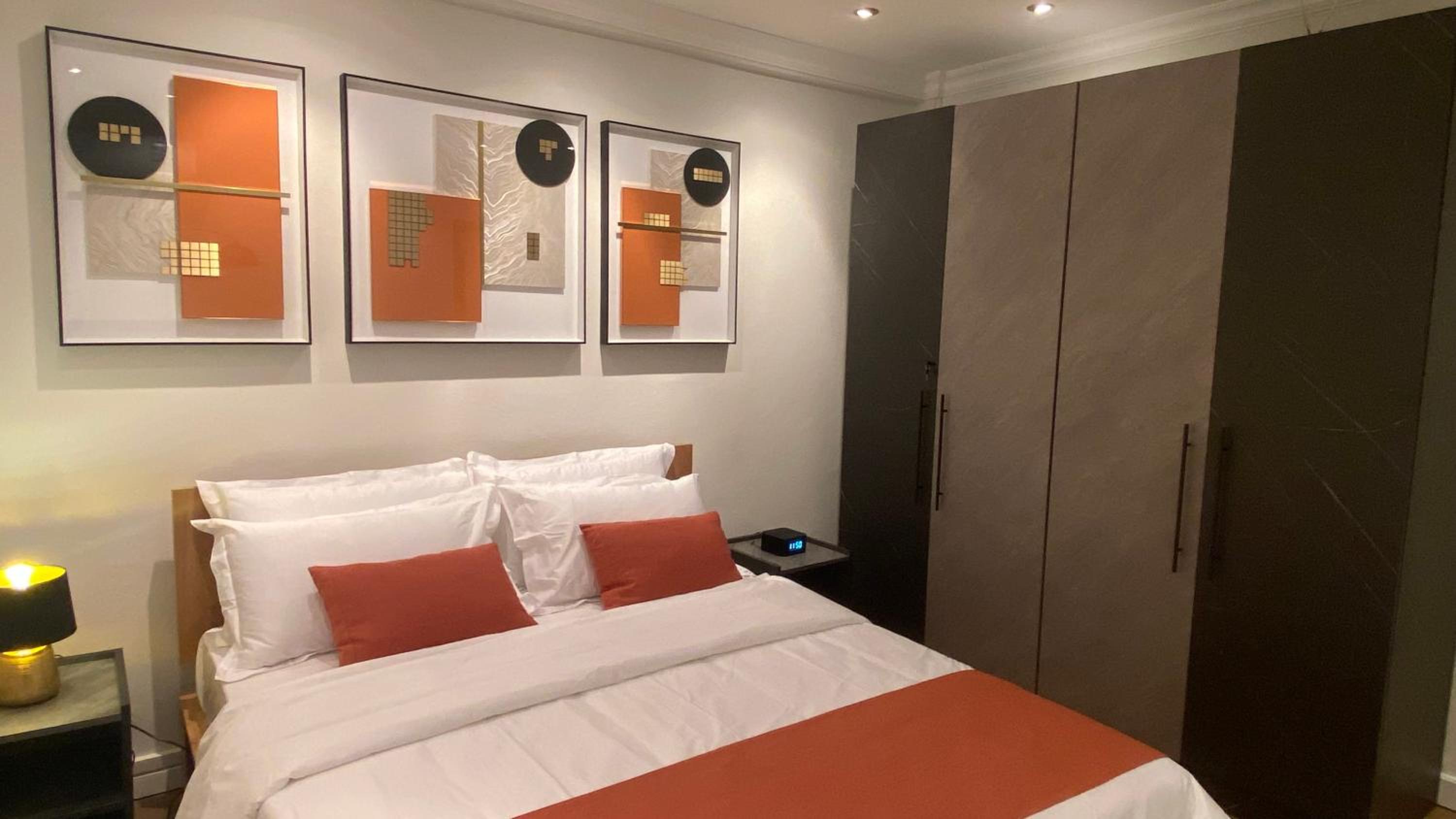 City Metro Apartment