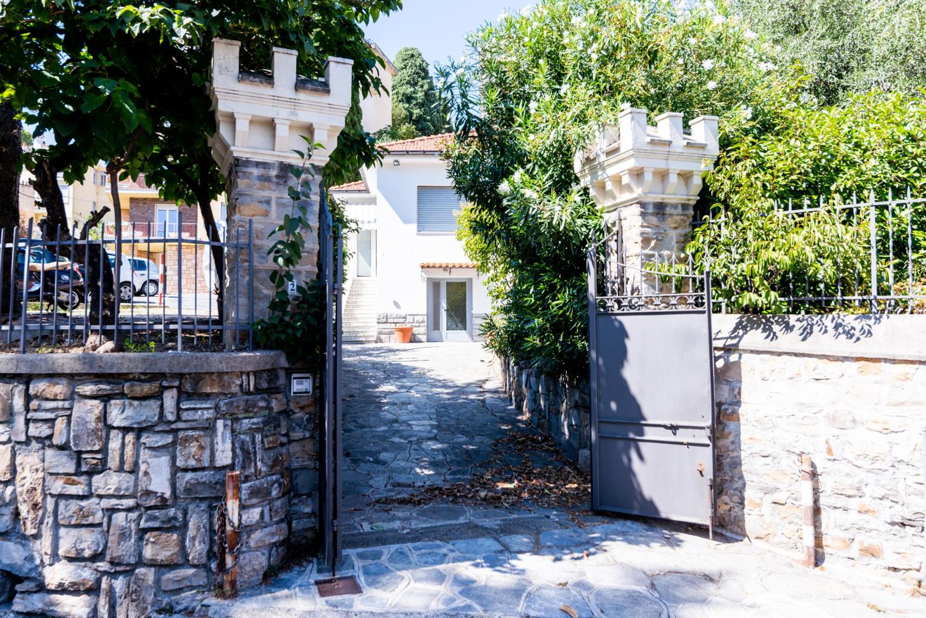 Villa Center Sanremo