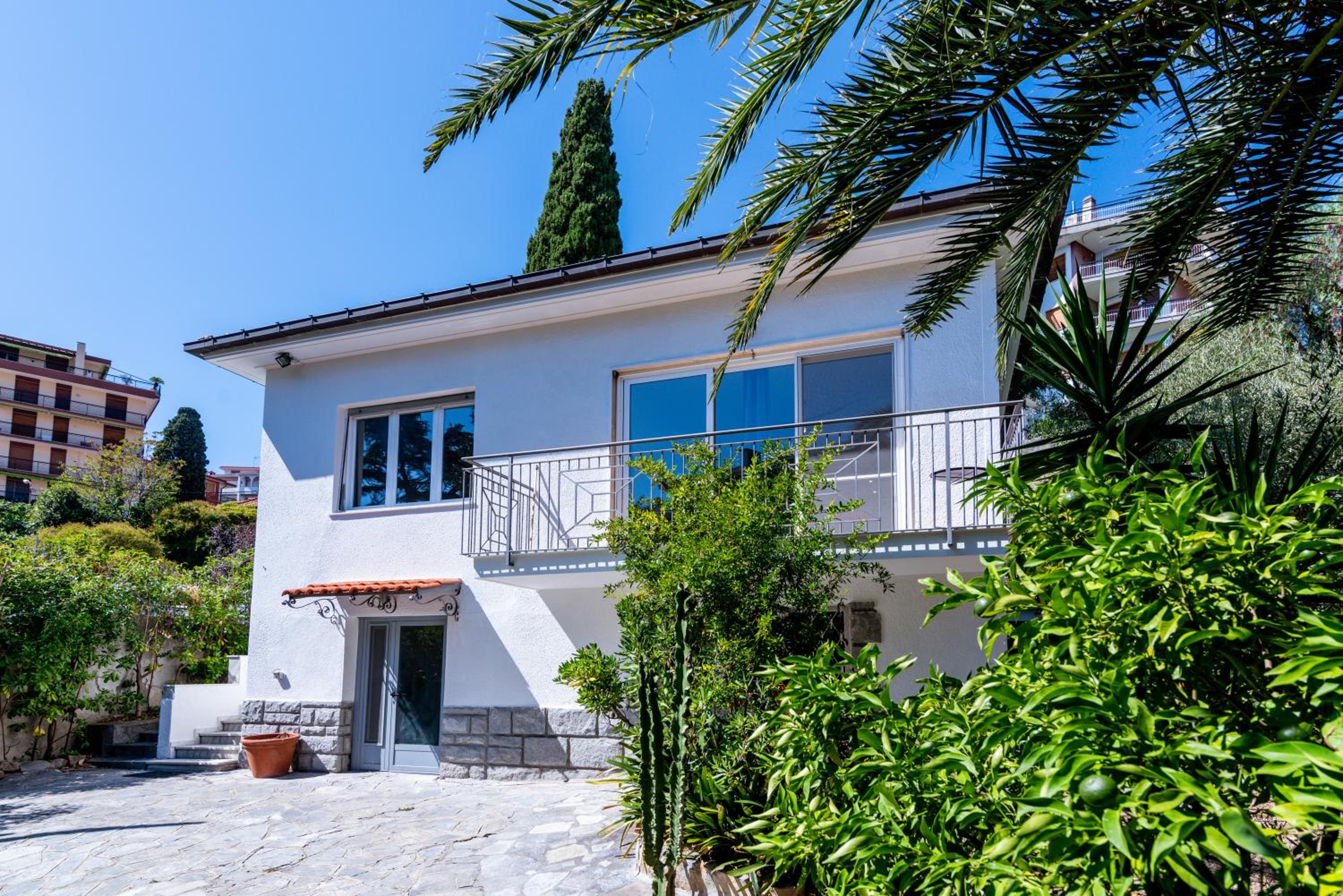 Villa Center Sanremo
