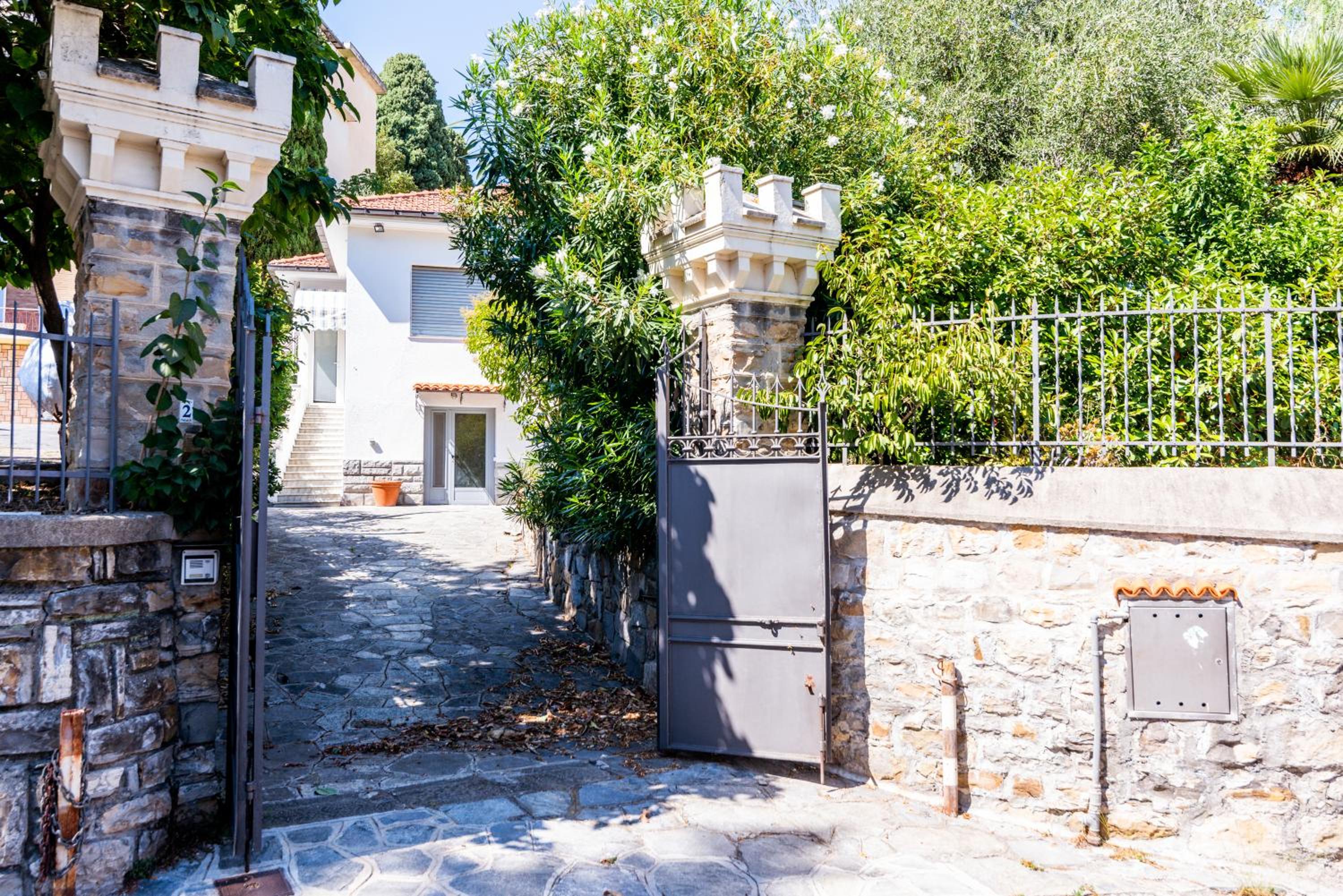 Villa Center Sanremo